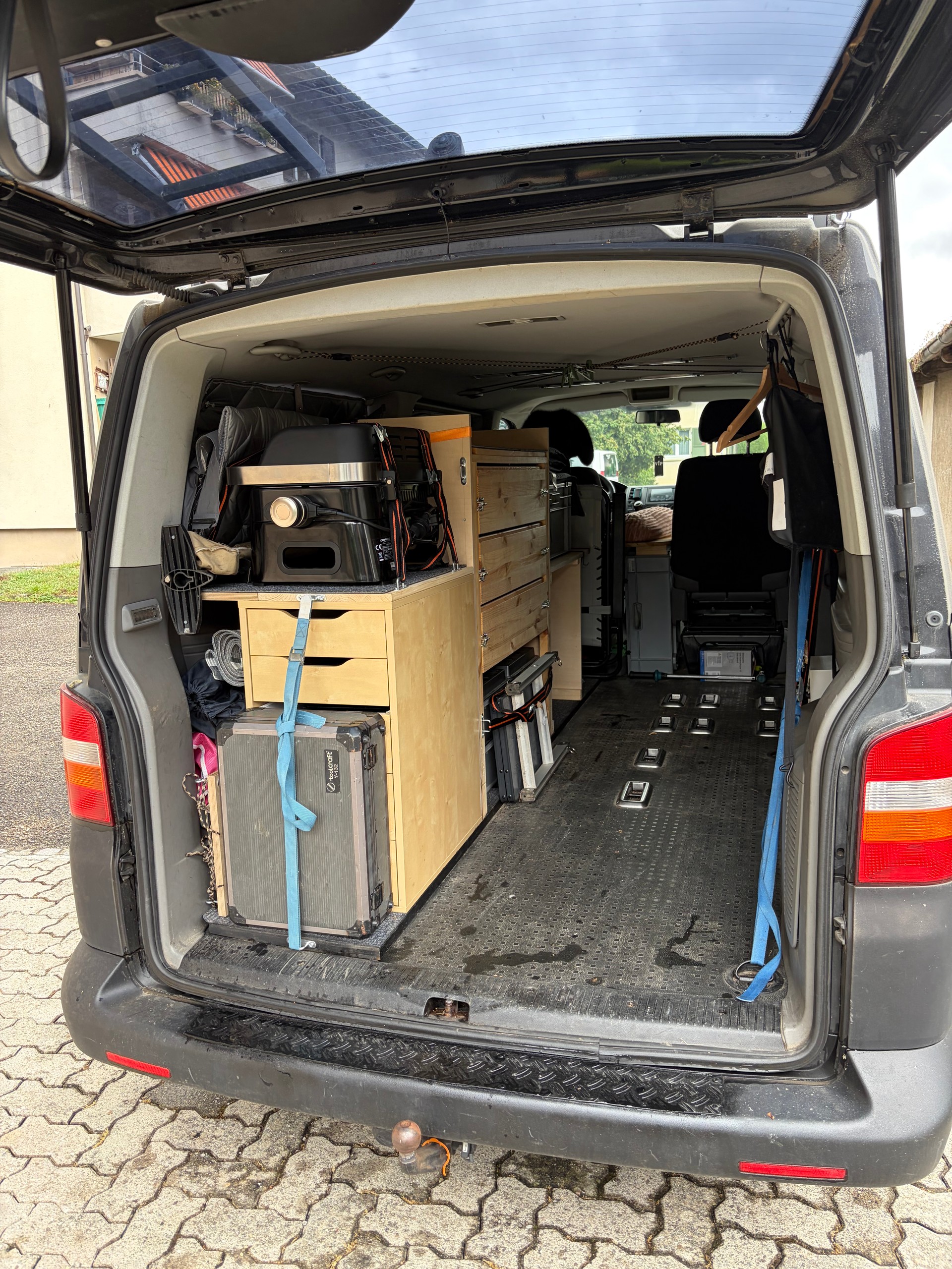 VW 2.5 TDI 131 Trendline 4motion-image-3