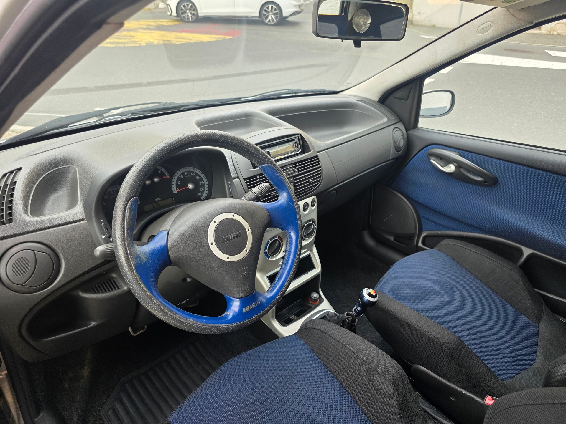FIAT Punto 1.8 16V Abarth HGT-image-7