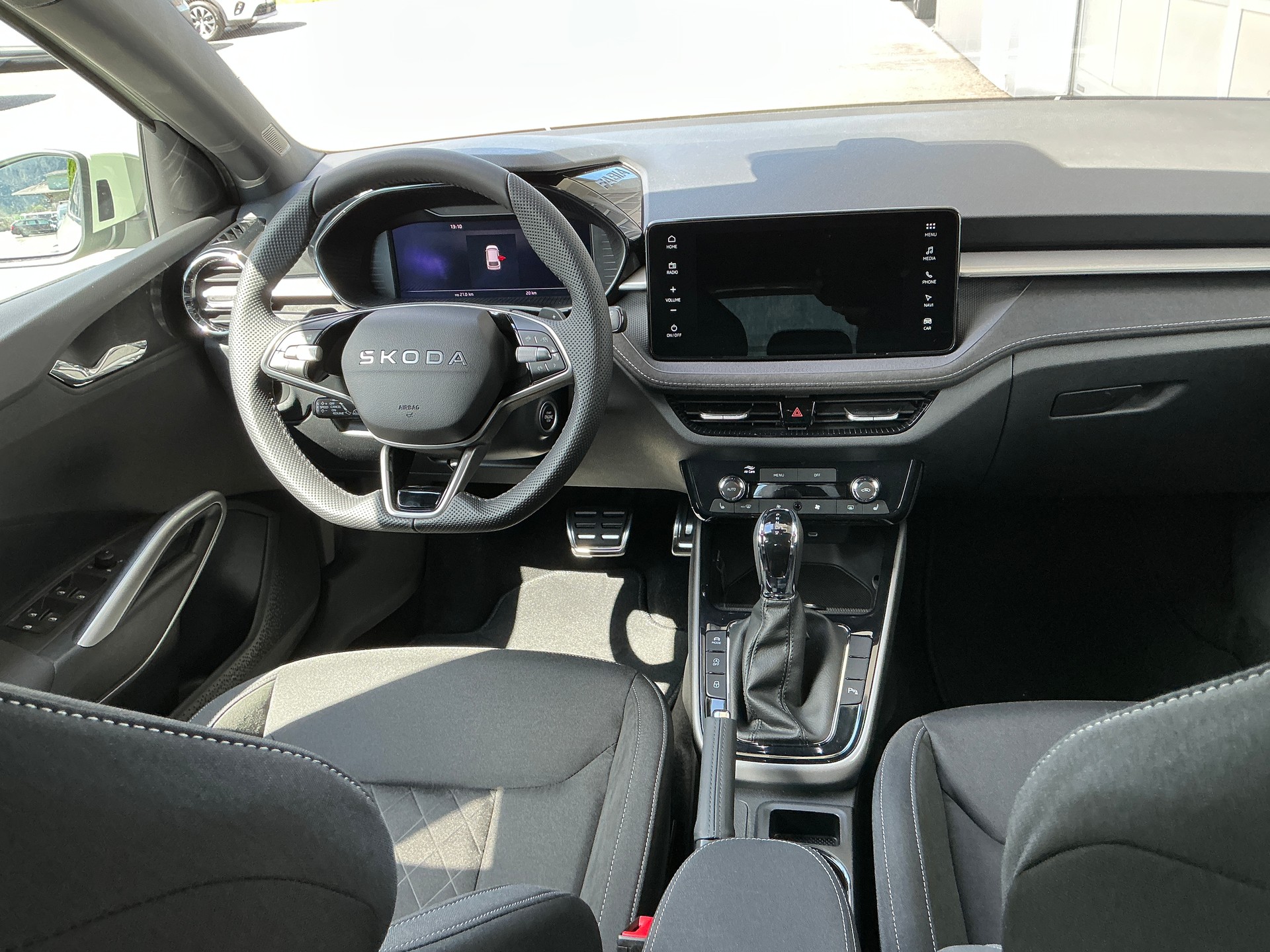 SKODA Fabia 1.0 TSI Dynamic DSG-image-6