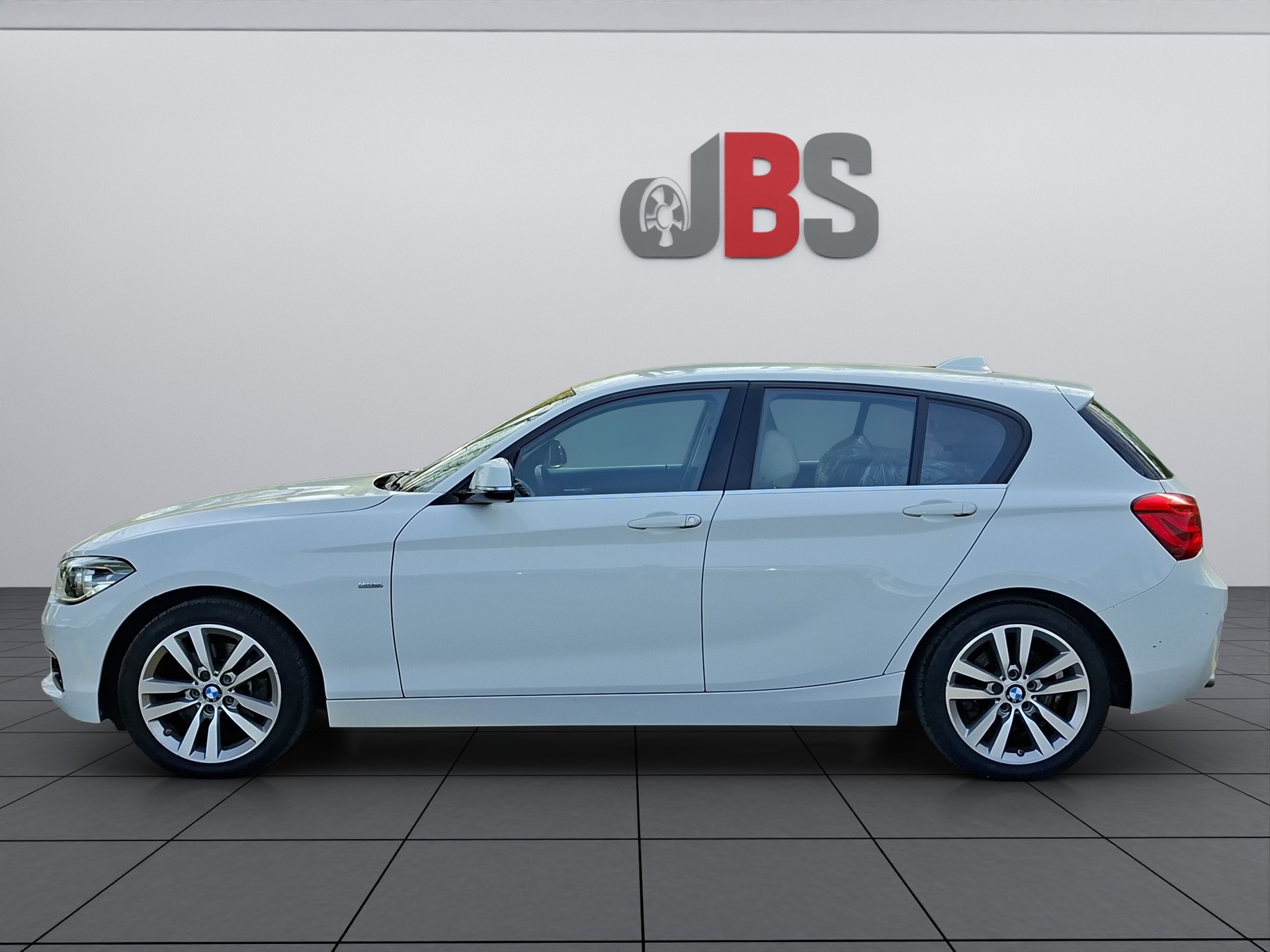 BMW 125i Urban Line Steptronic-image-1