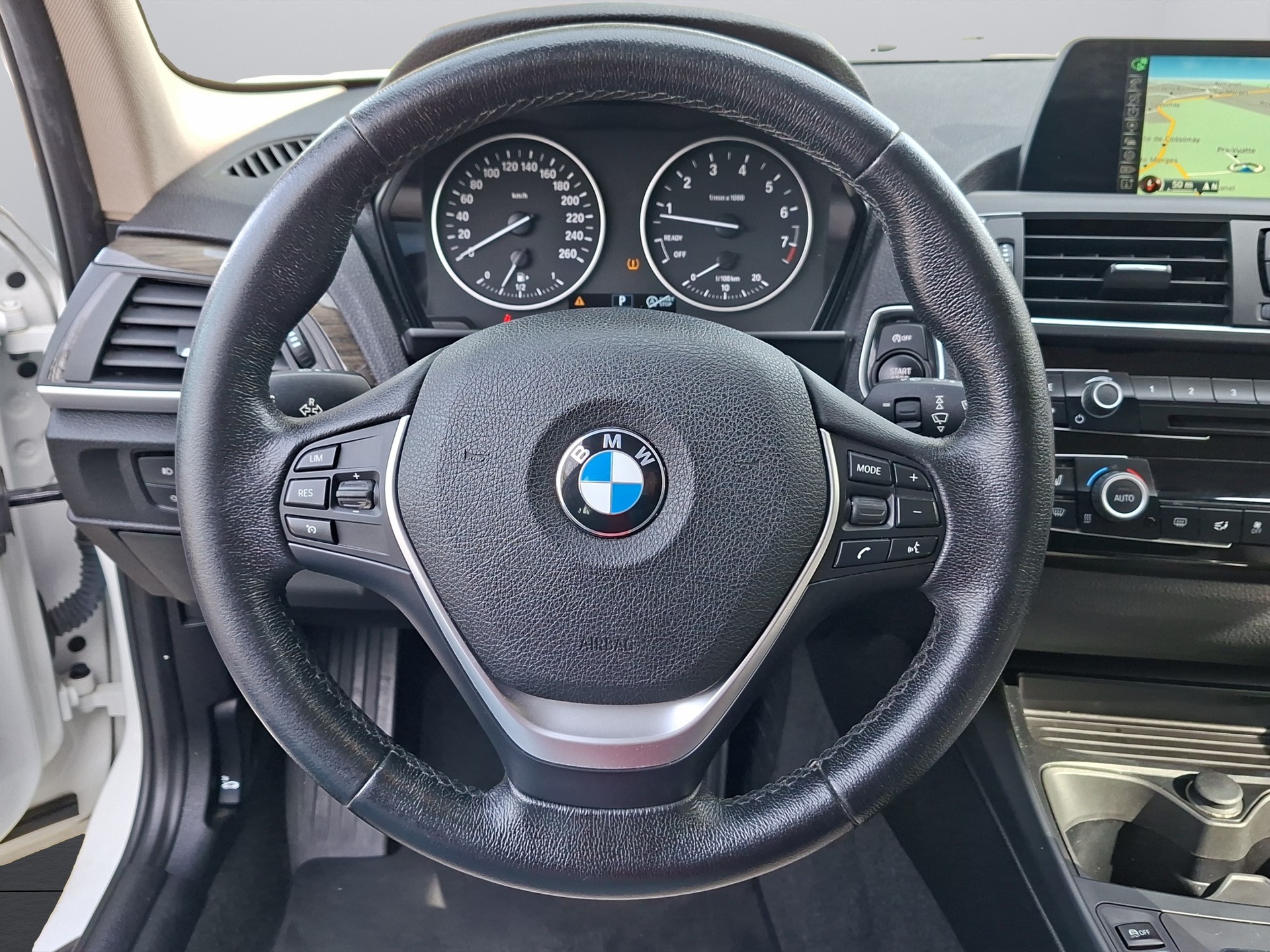 BMW 125i Urban Line Steptronic-image-8