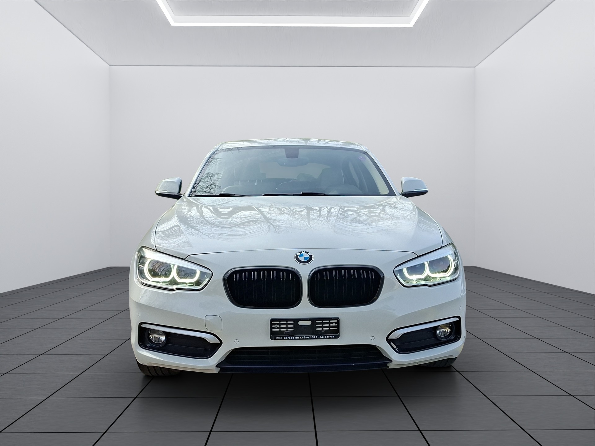 BMW 125i Urban Line Steptronic-image-2