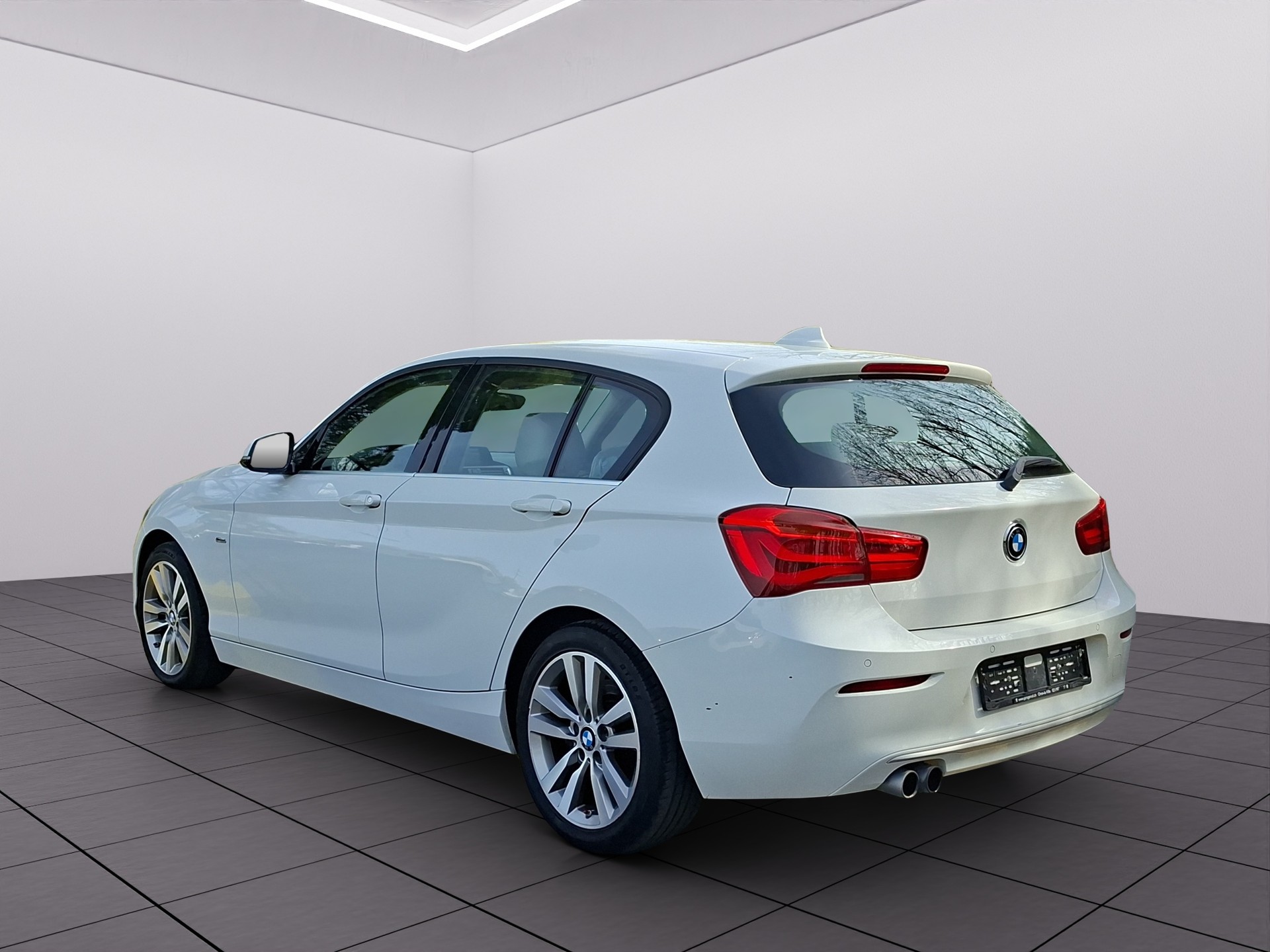 BMW 125i Urban Line Steptronic-image-3