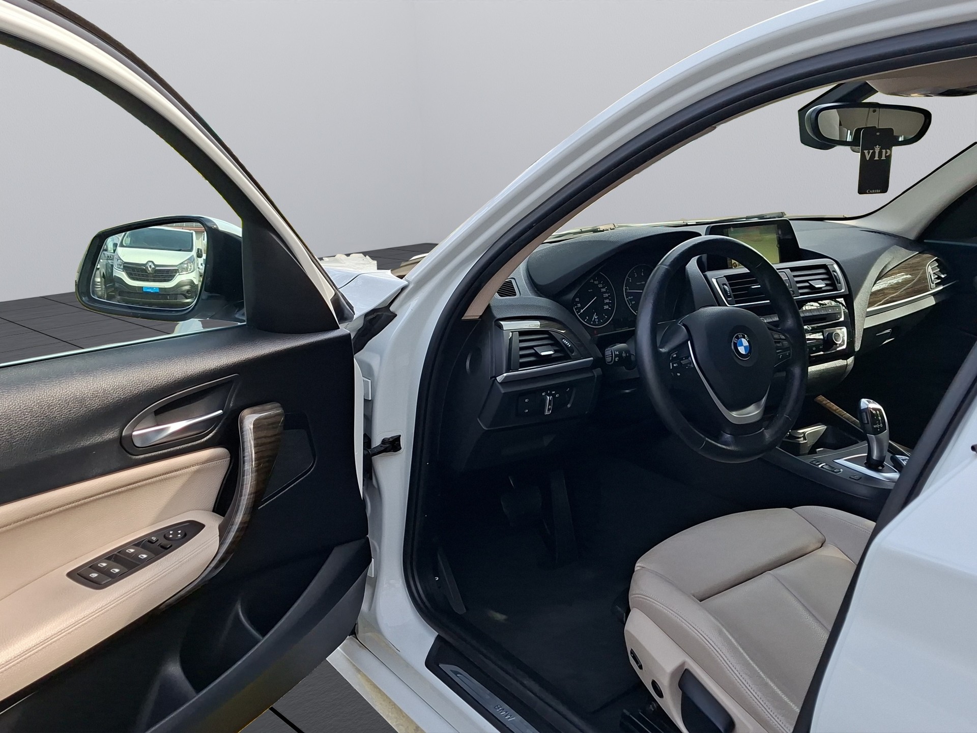BMW 125i Urban Line Steptronic-image-14