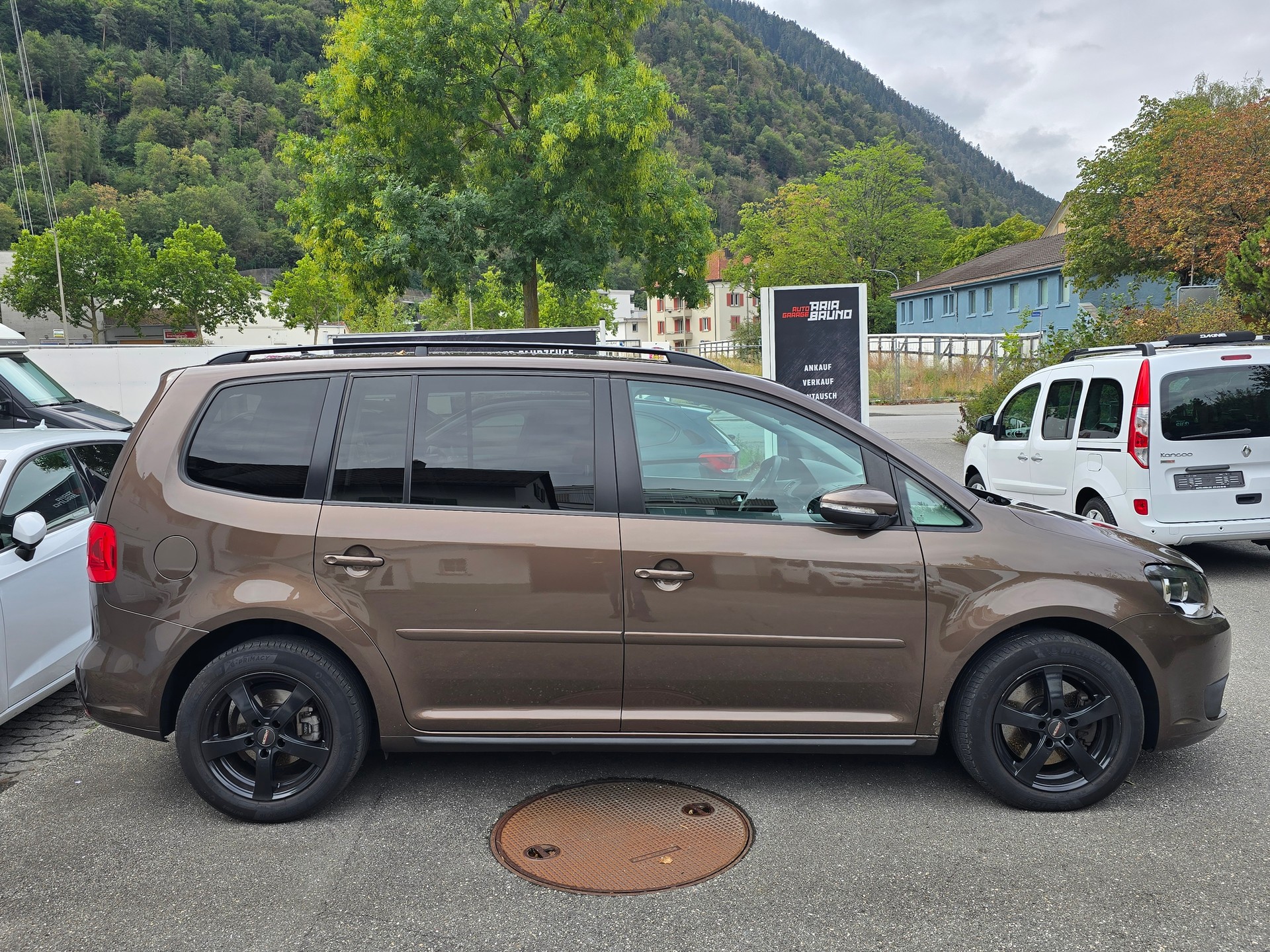 VW Touran 2.0 TDI Comfortline DSG-image-4