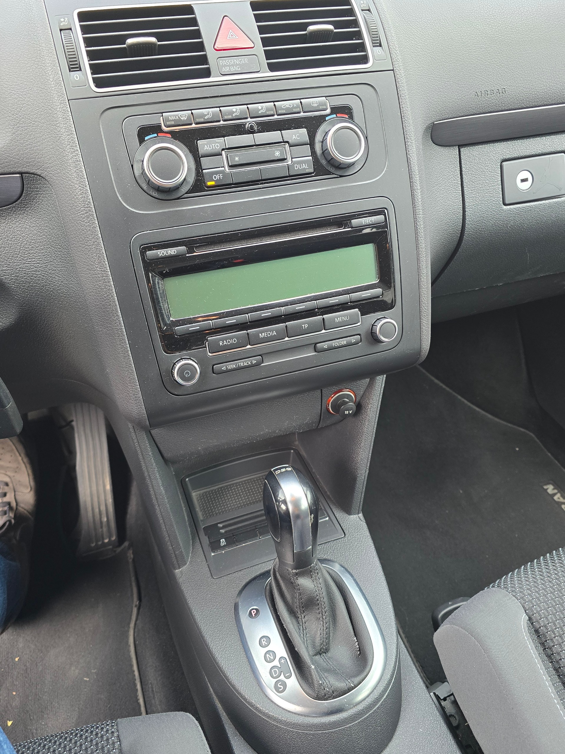 VW Touran 2.0 TDI Comfortline DSG-image-12