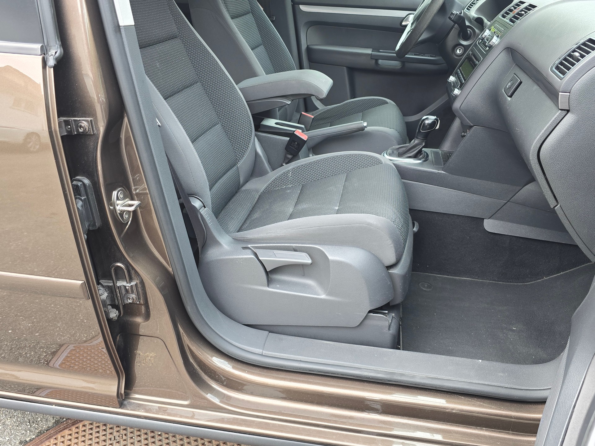 VW Touran 2.0 TDI Comfortline DSG-image-6