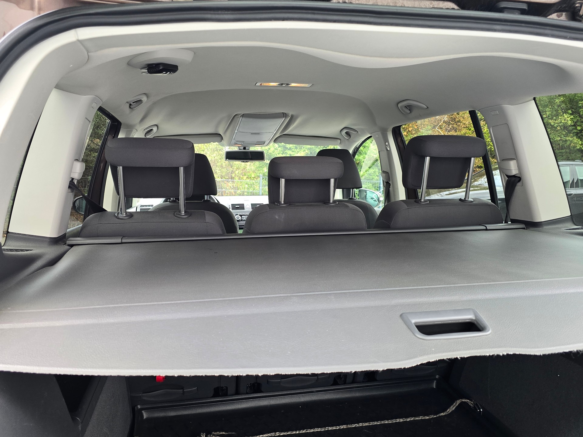 VW Touran 2.0 TDI Comfortline DSG-image-8