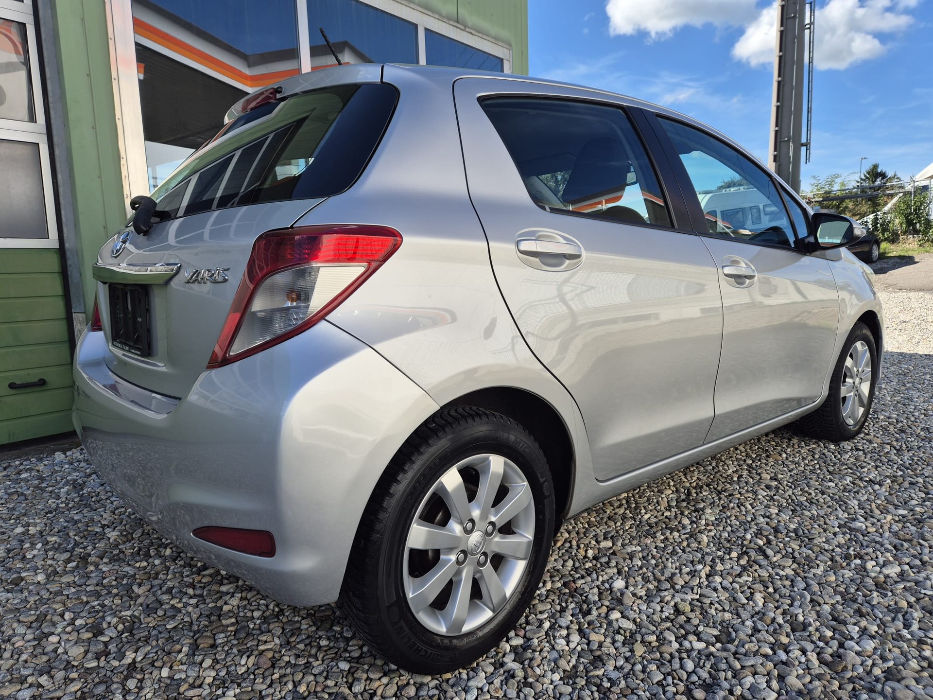 TOYOTA Yaris 1.33 Luna-image-6