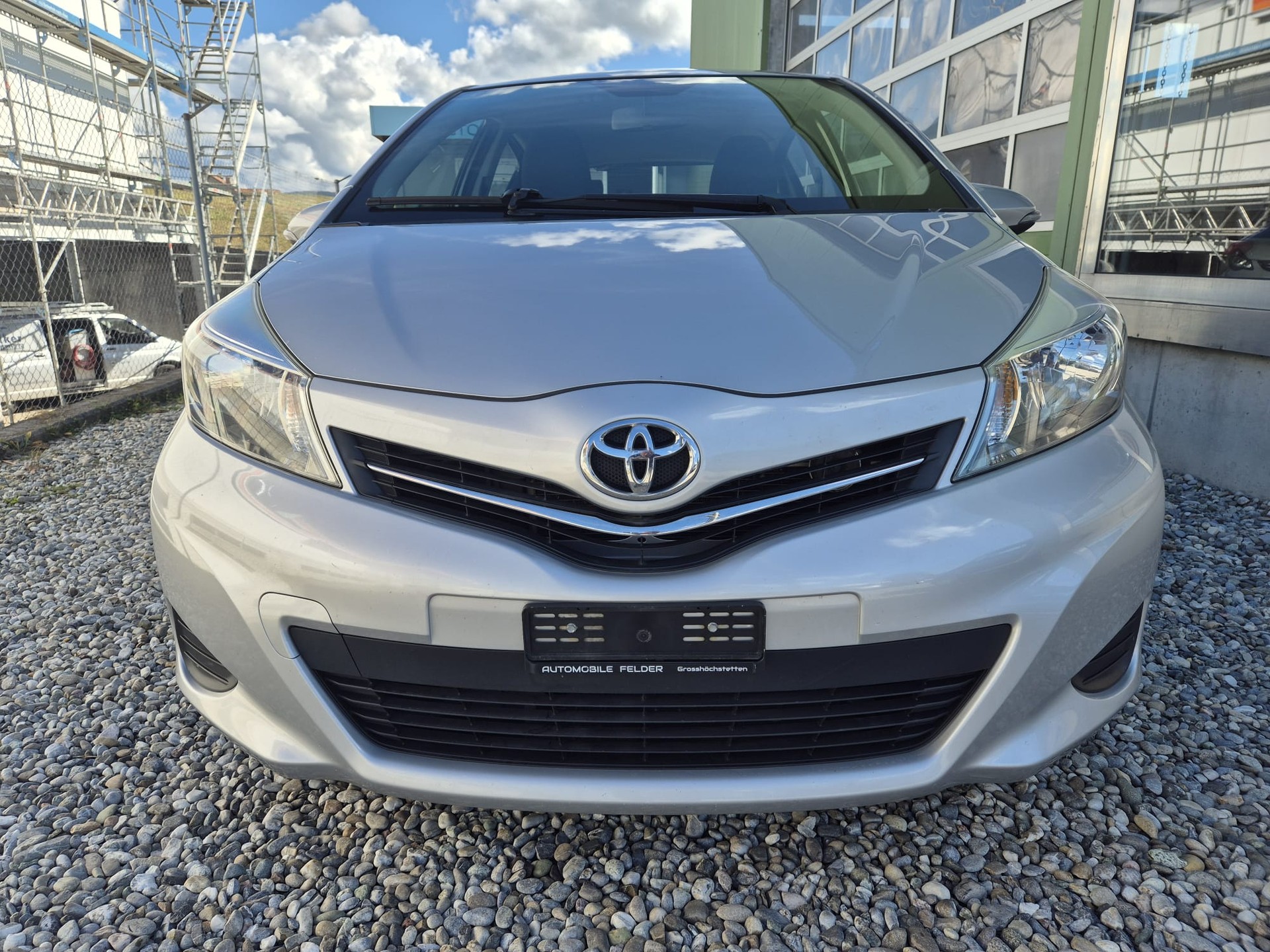 TOYOTA Yaris 1.33 Luna-image-0