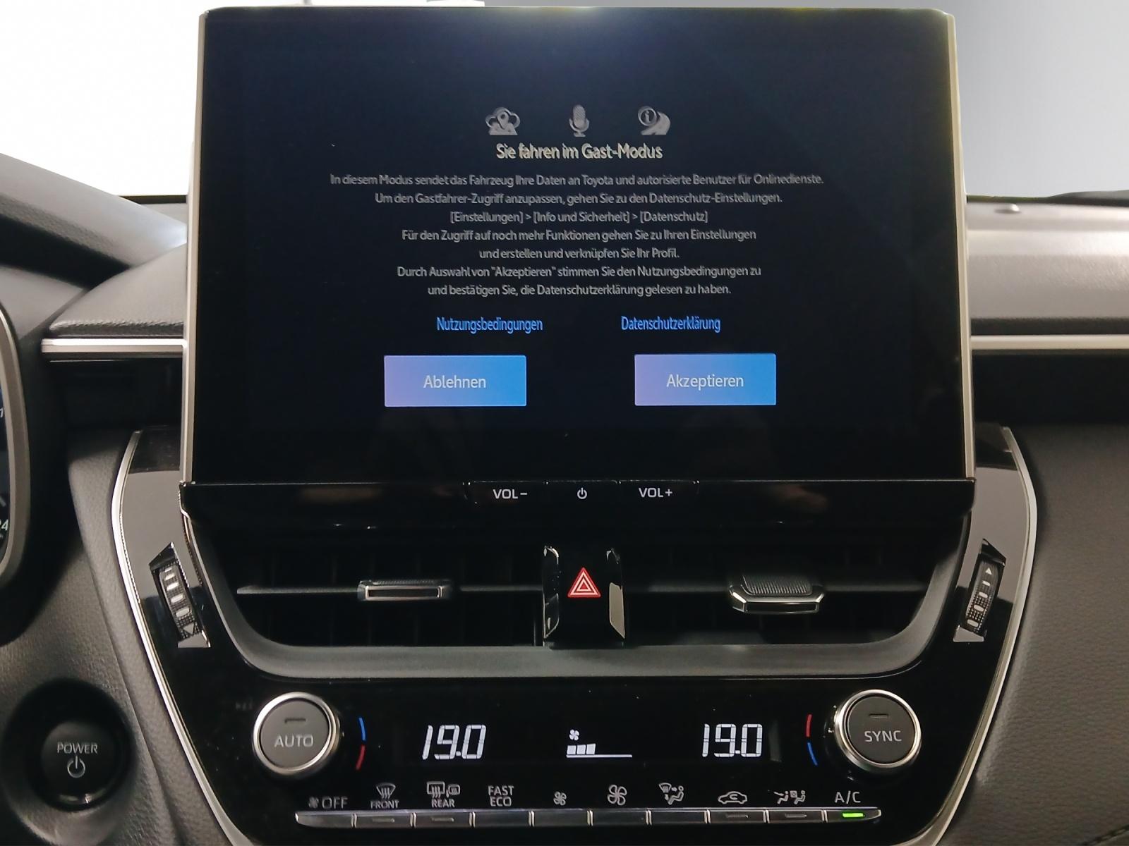 TOYOTA Corolla Cross 2.0 HSD Trend AWD-i-image-14