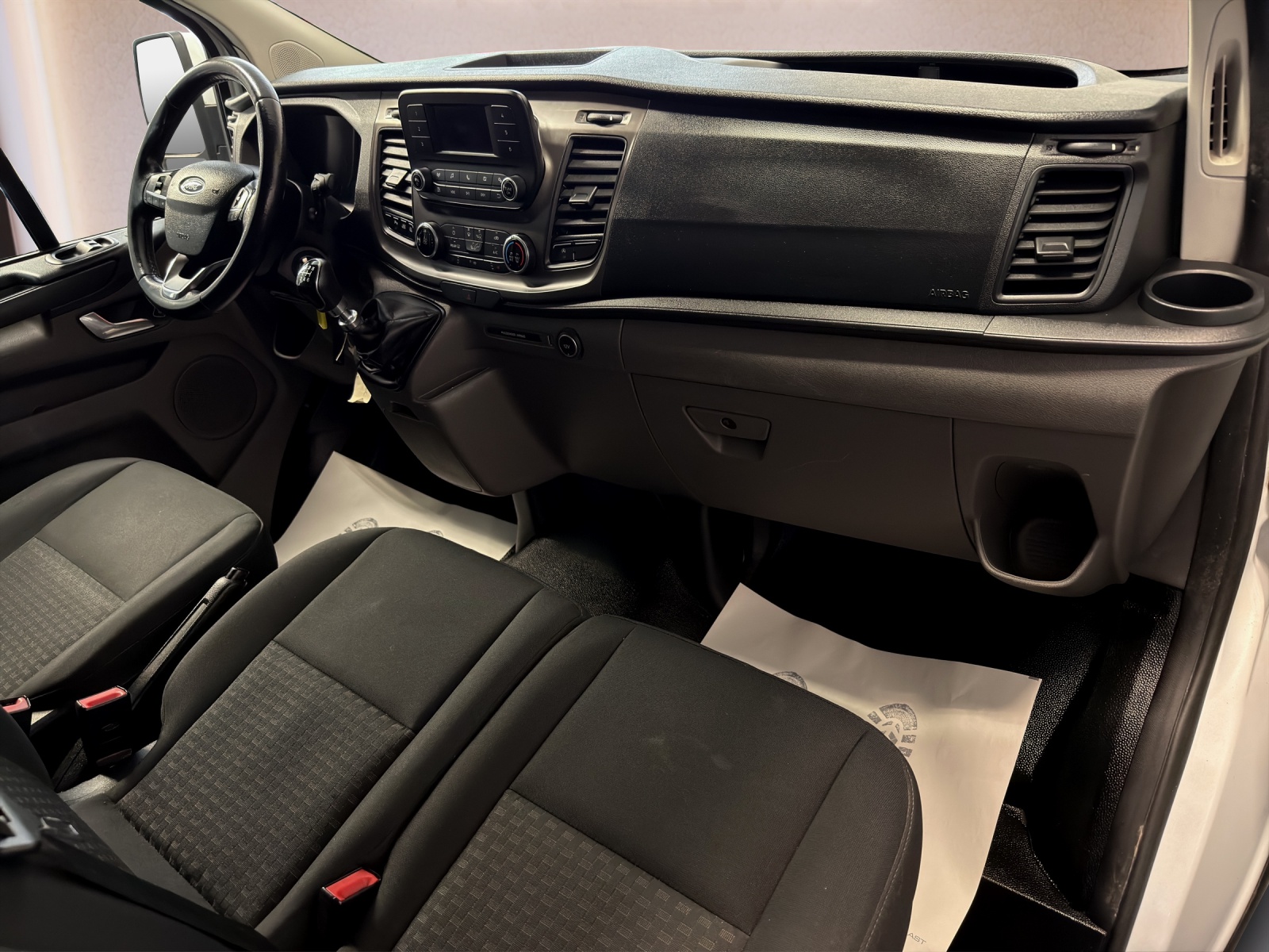 FORD Transit Custom 320 L1H1 Ambiente-image-9