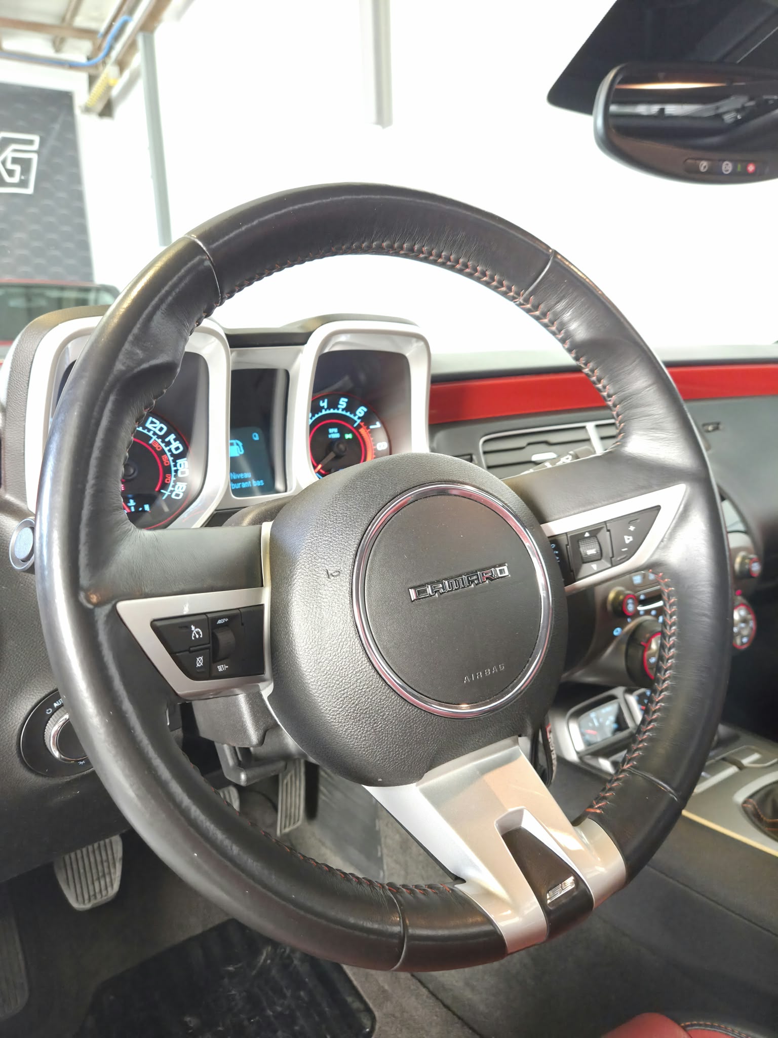 CHEVROLET Camaro SS 6.2*Stock Valais*-image-10