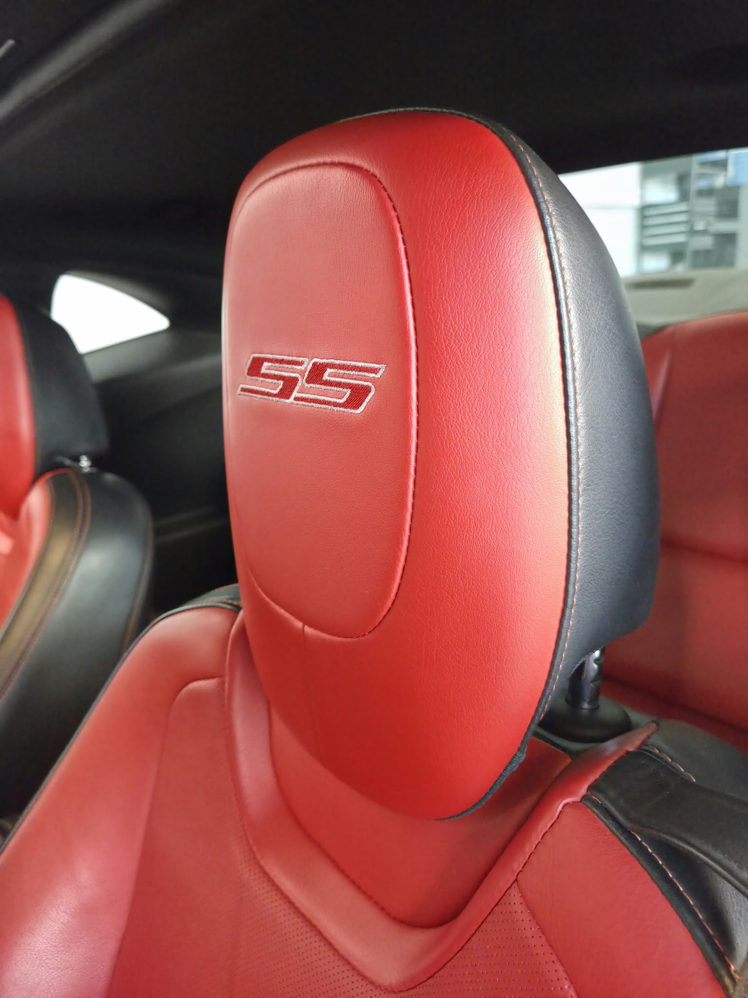CHEVROLET Camaro SS 6.2*Stock Valais*-image-13