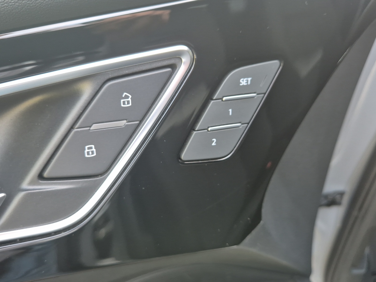 AUDI Q4 e-tron 40-image-17