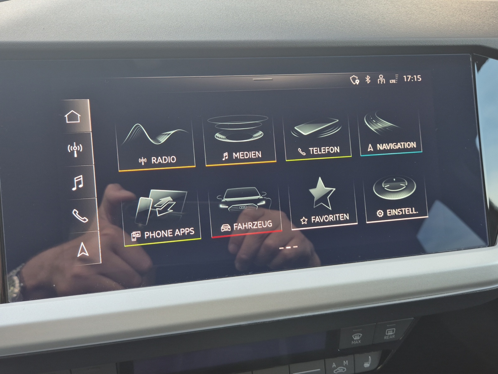 AUDI Q4 e-tron 40-image-12