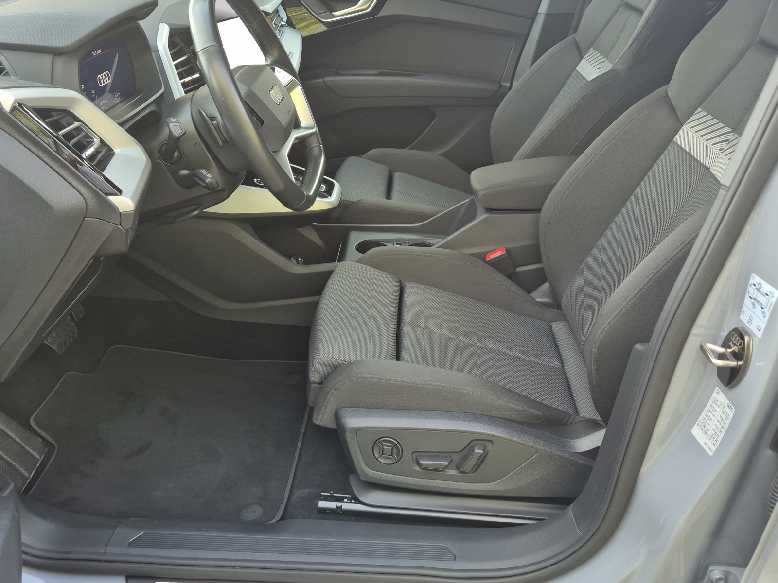 AUDI Q4 e-tron 40-image-10