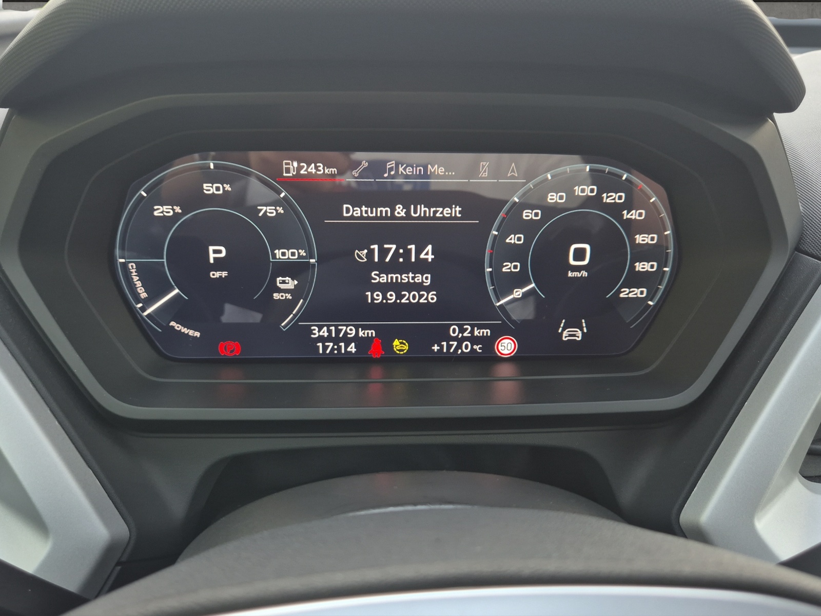 AUDI Q4 e-tron 40-image-16