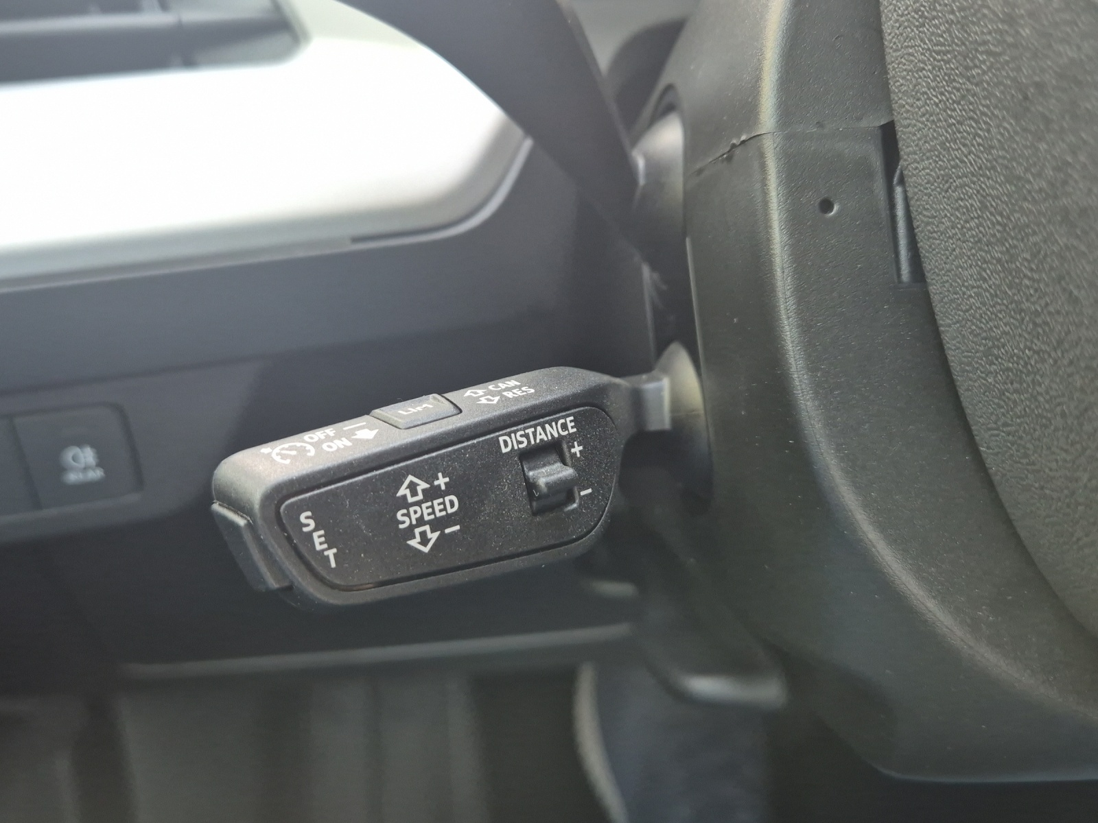 AUDI Q4 e-tron 40-image-21