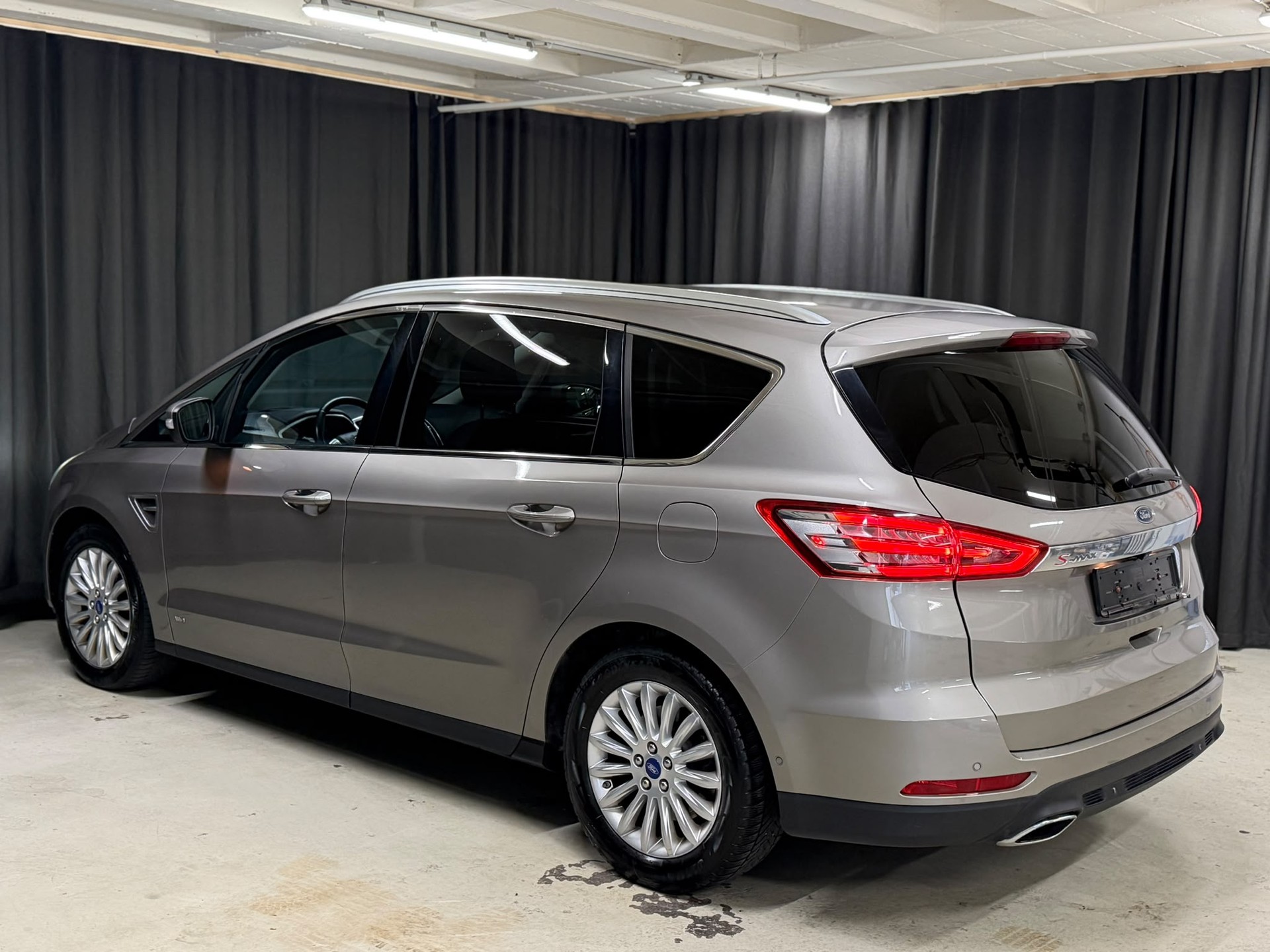 FORD S-Max 2.0 TDCi Titanium AWD PowerShift-image-10