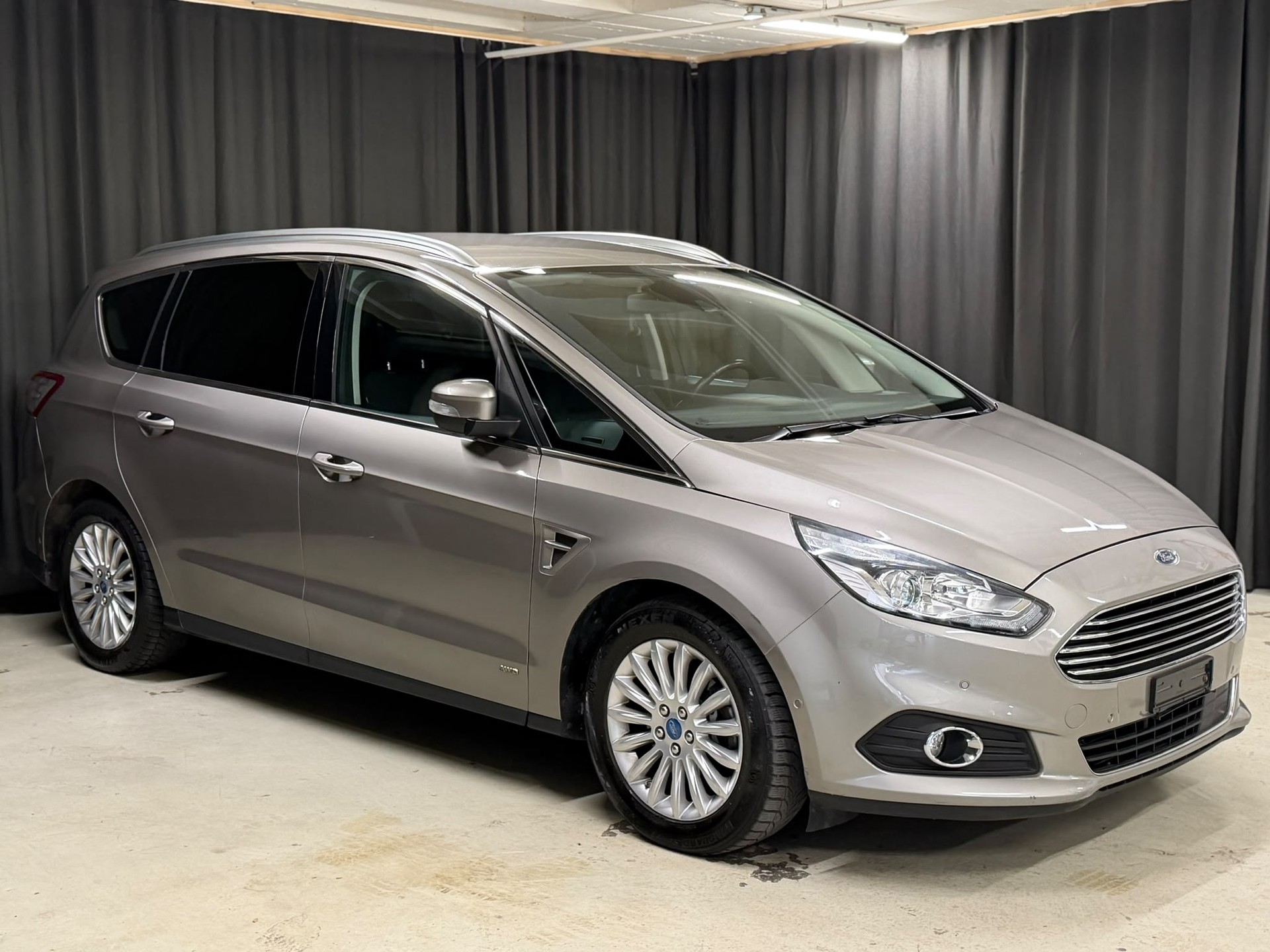 FORD S-Max 2.0 TDCi Titanium AWD PowerShift-image-1