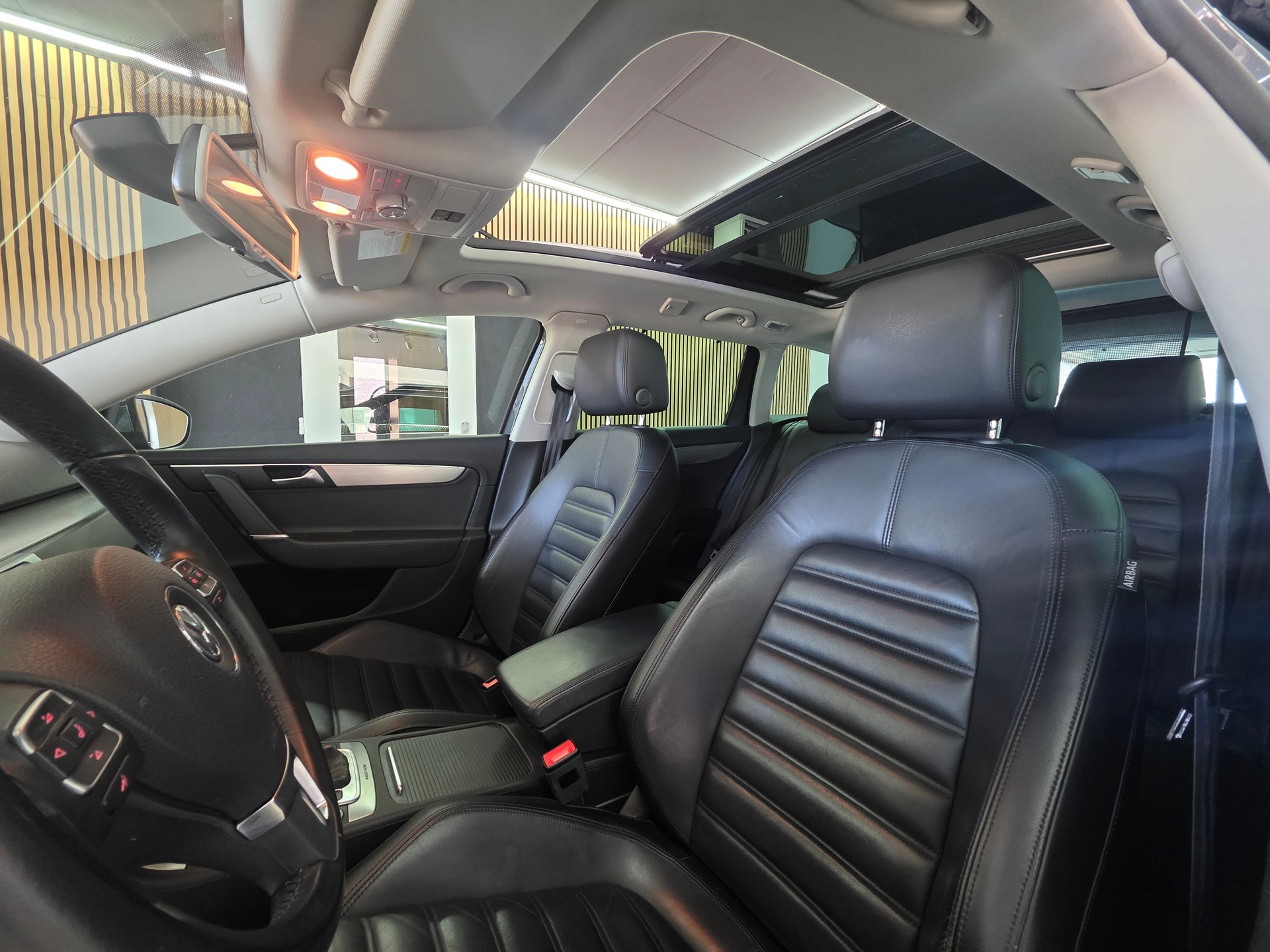 VW Passat Variant 2.0 TDI BMT Highline 4MDSG-image-9