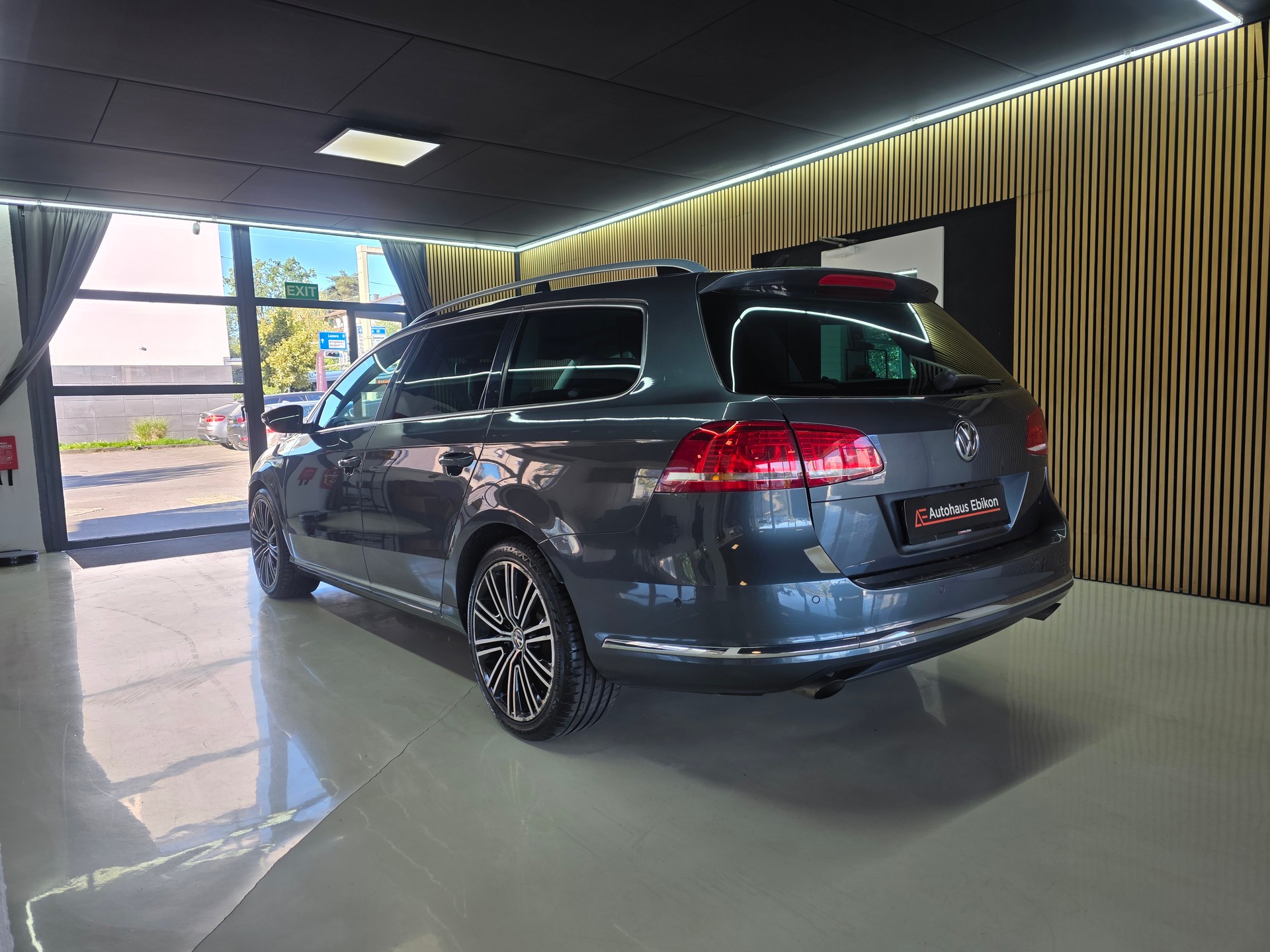 VW Passat Variant 2.0 TDI BMT Highline 4MDSG-image-4