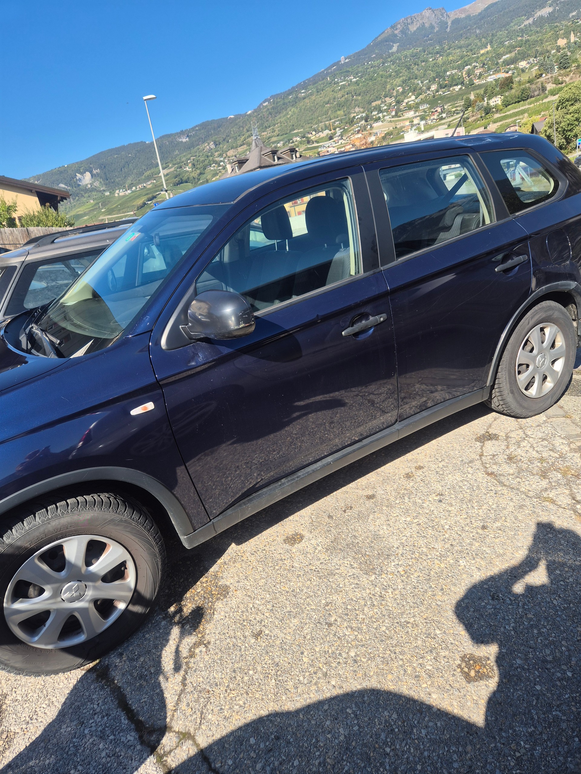 MITSUBISHI Outlander 2.2 DID Intense 4WD-image-2