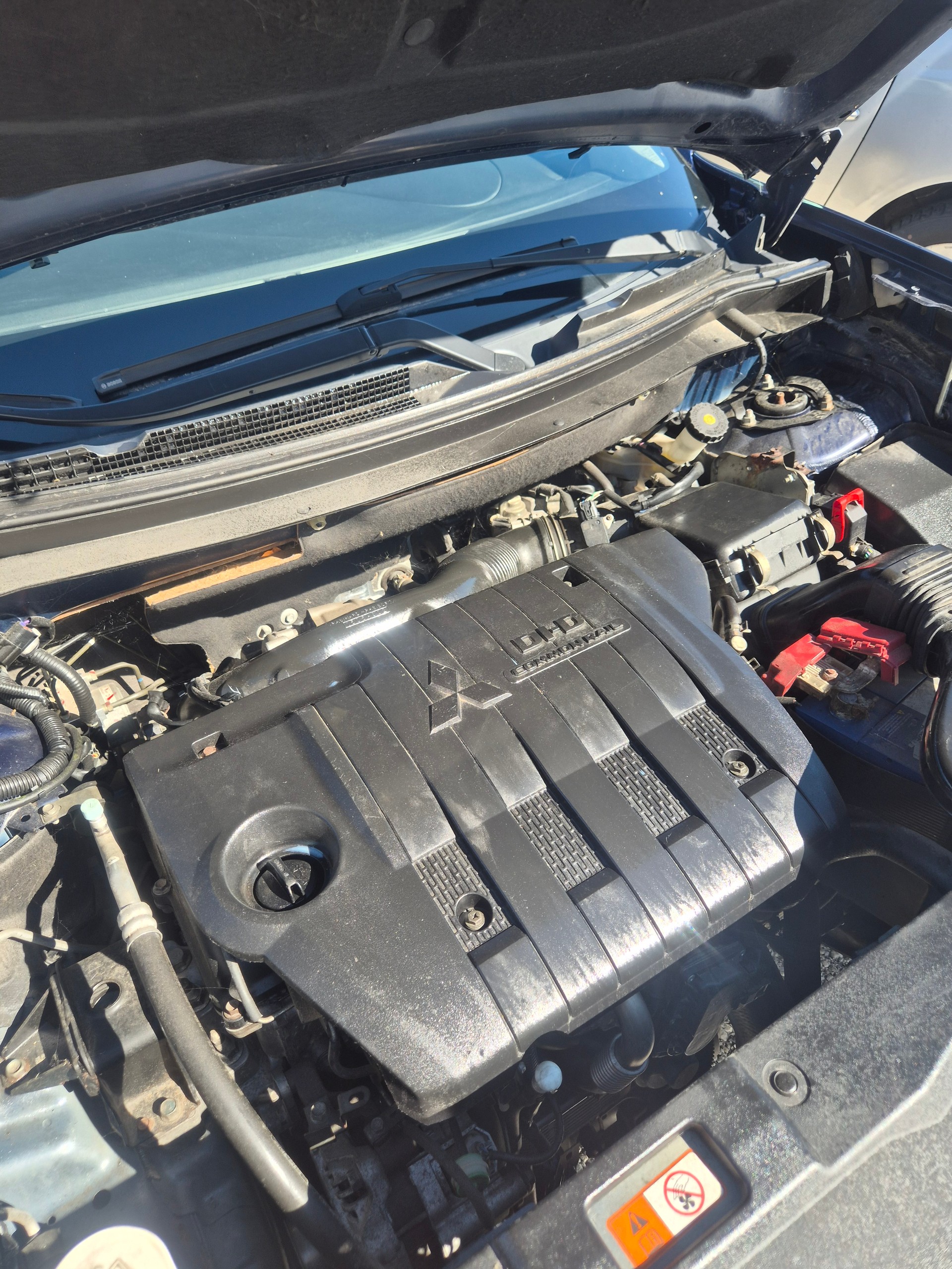 MITSUBISHI Outlander 2.2 DID Intense 4WD-image-12