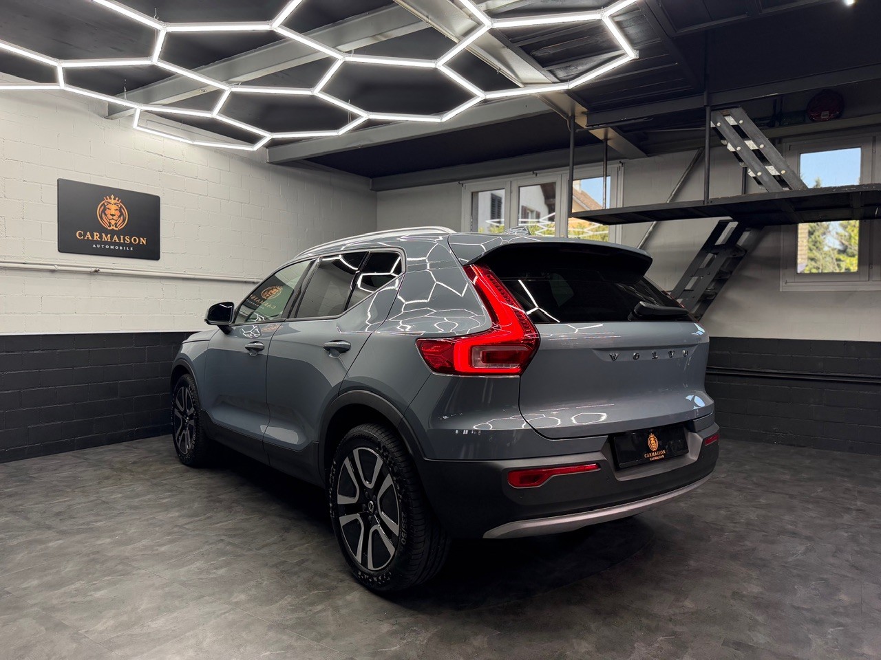 VOLVO XC40 T4 AWD Momentum Geartronic | CH-Auto | 1.Hand | ACC | Gratis Service-image-7