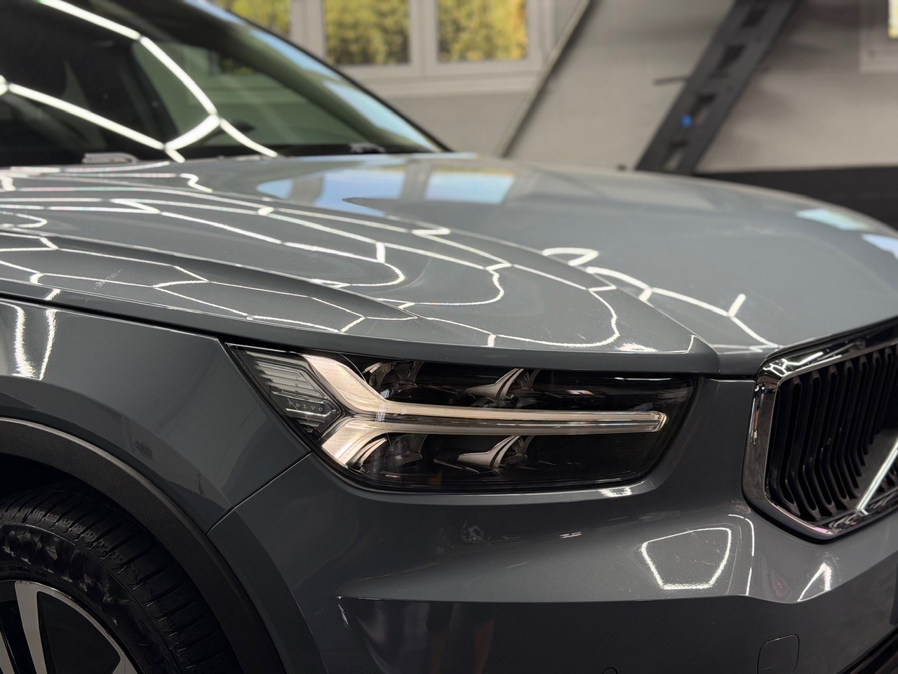 VOLVO XC40 T4 AWD Momentum Geartronic | CH-Auto | 1.Hand | ACC | Gratis Service-image-6