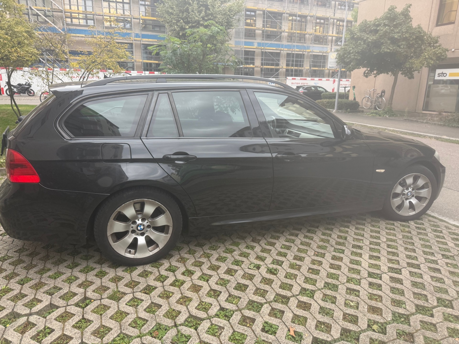 BMW 330d Touring-image-2