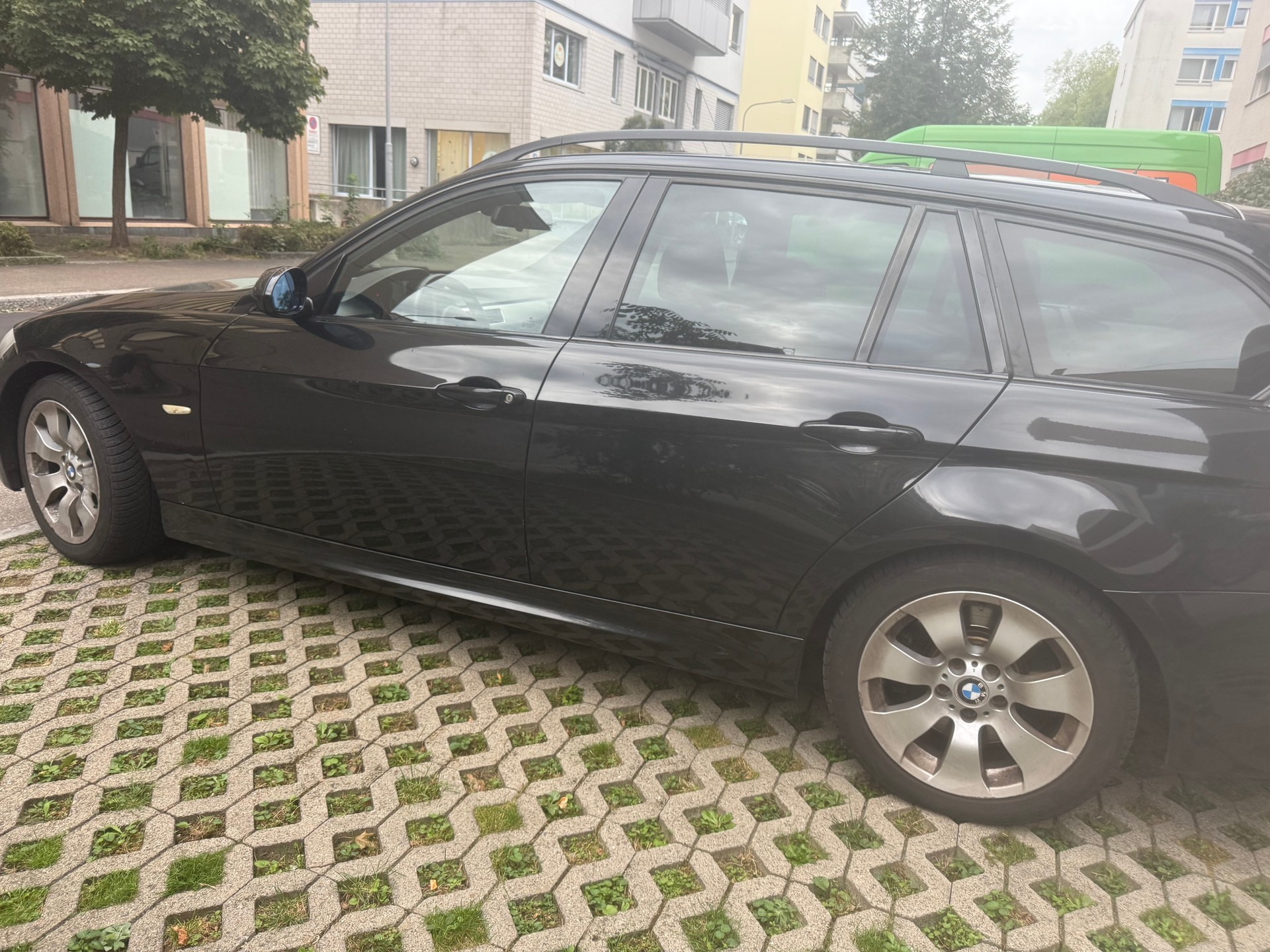 BMW 330d Touring-image-4