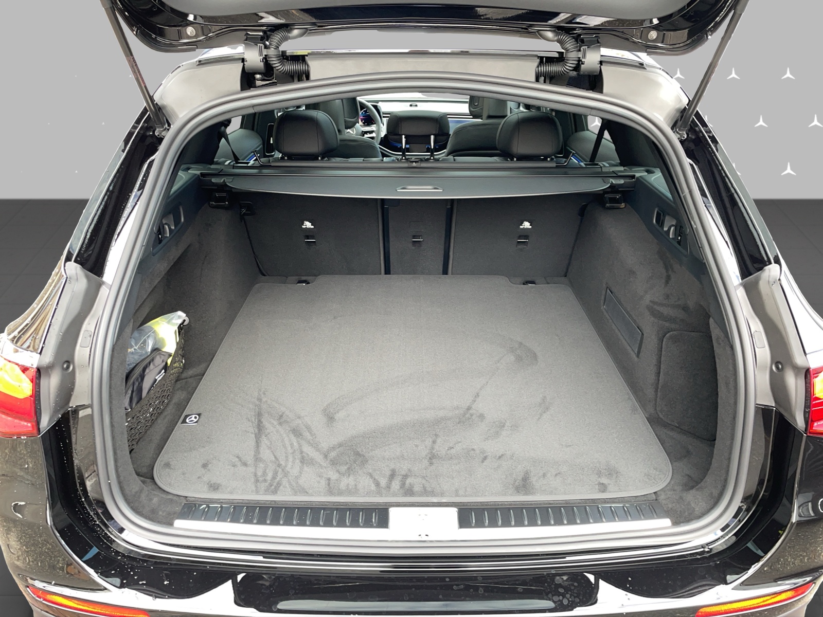 MERCEDES-BENZ E 220 d T 4Matic 9G-Tronic-image-13