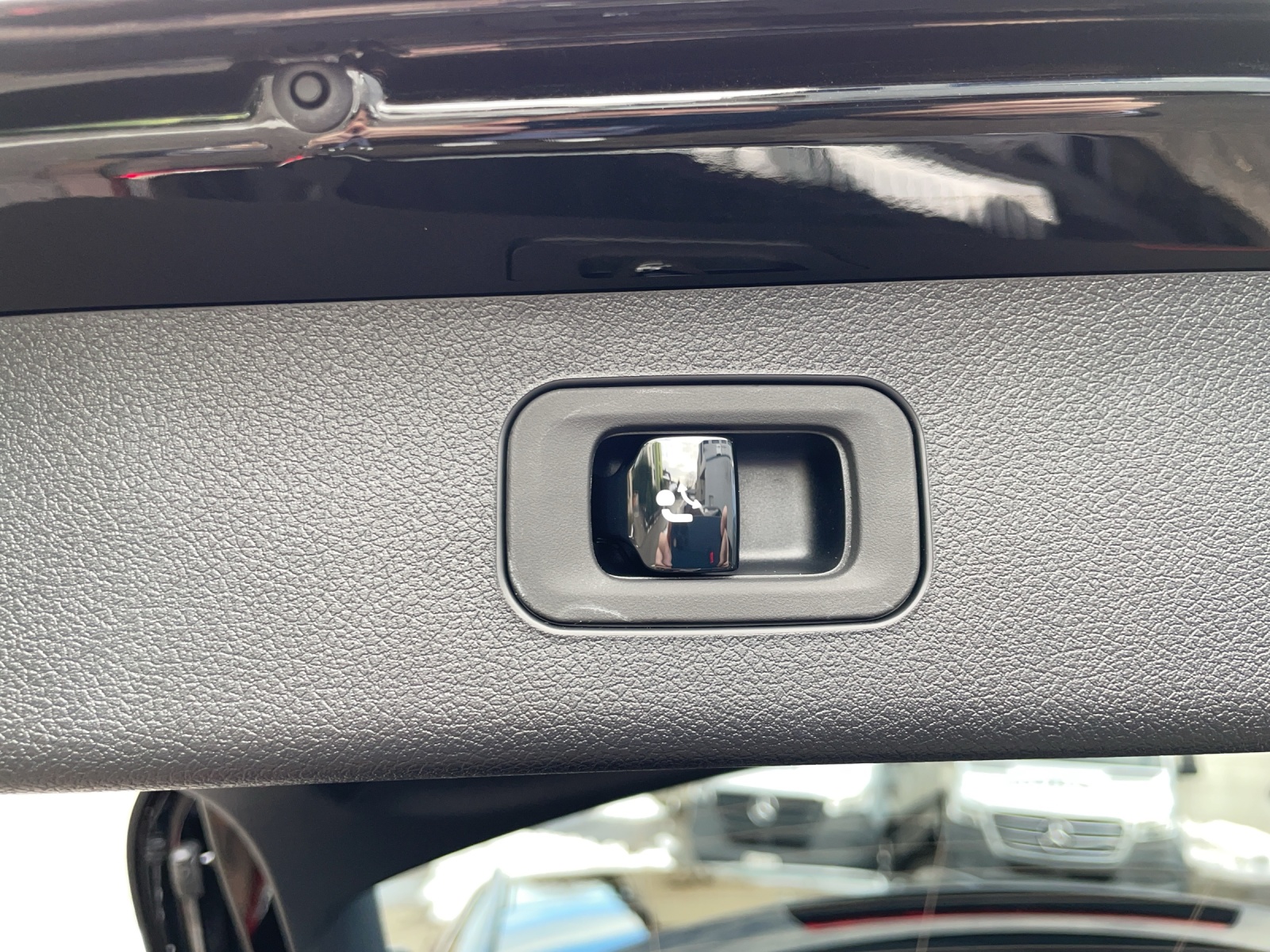 MERCEDES-BENZ E 220 d T 4Matic 9G-Tronic-image-15