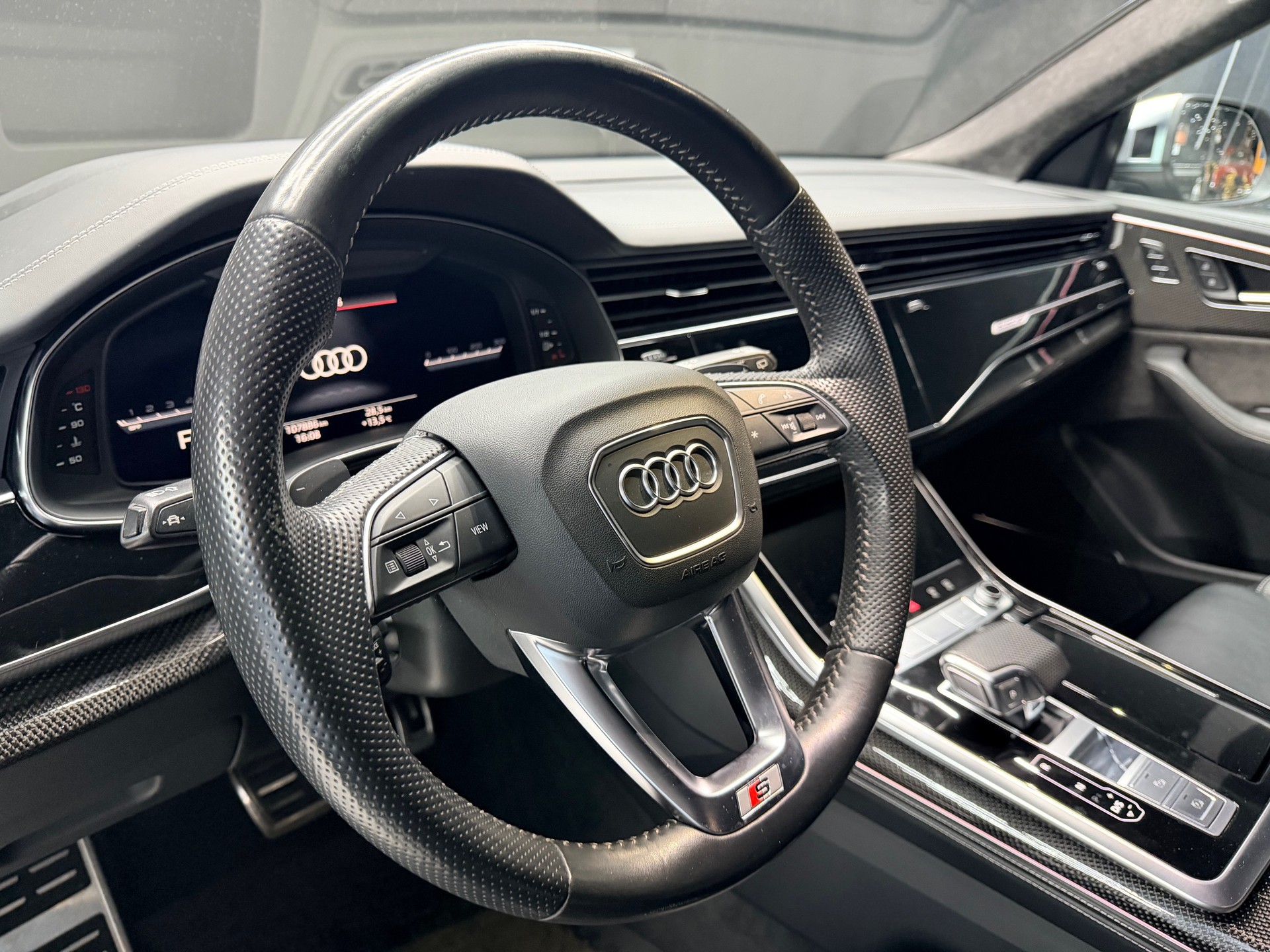 AUDI SQ8 50 TDI quattro tiptronic-image-12