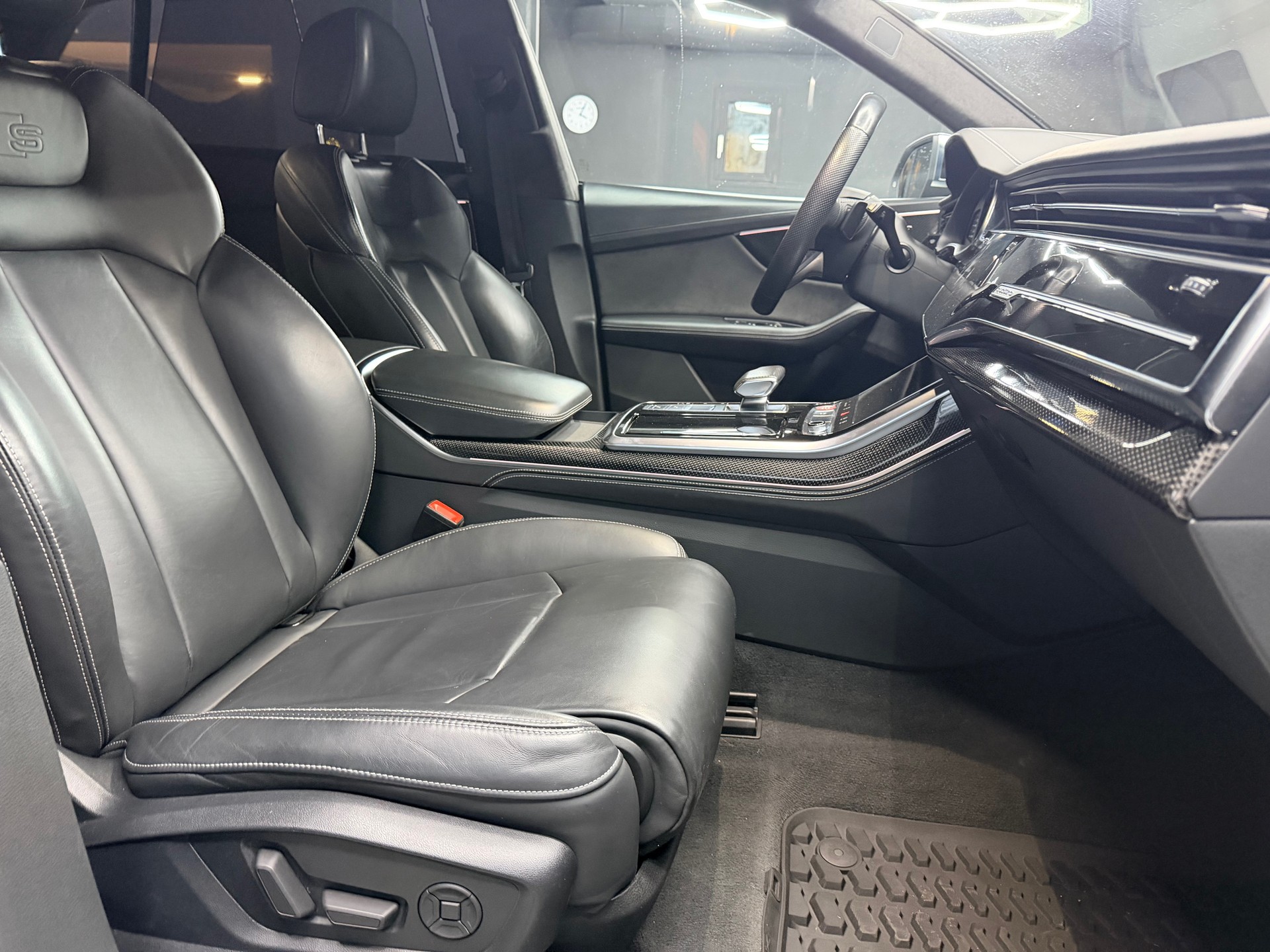 AUDI SQ8 50 TDI quattro tiptronic-image-15