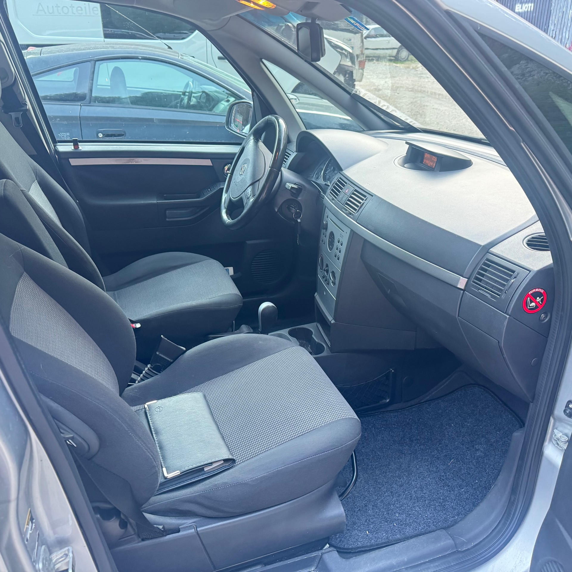 OPEL Meriva 1.8i 16V Essentia-image-4
