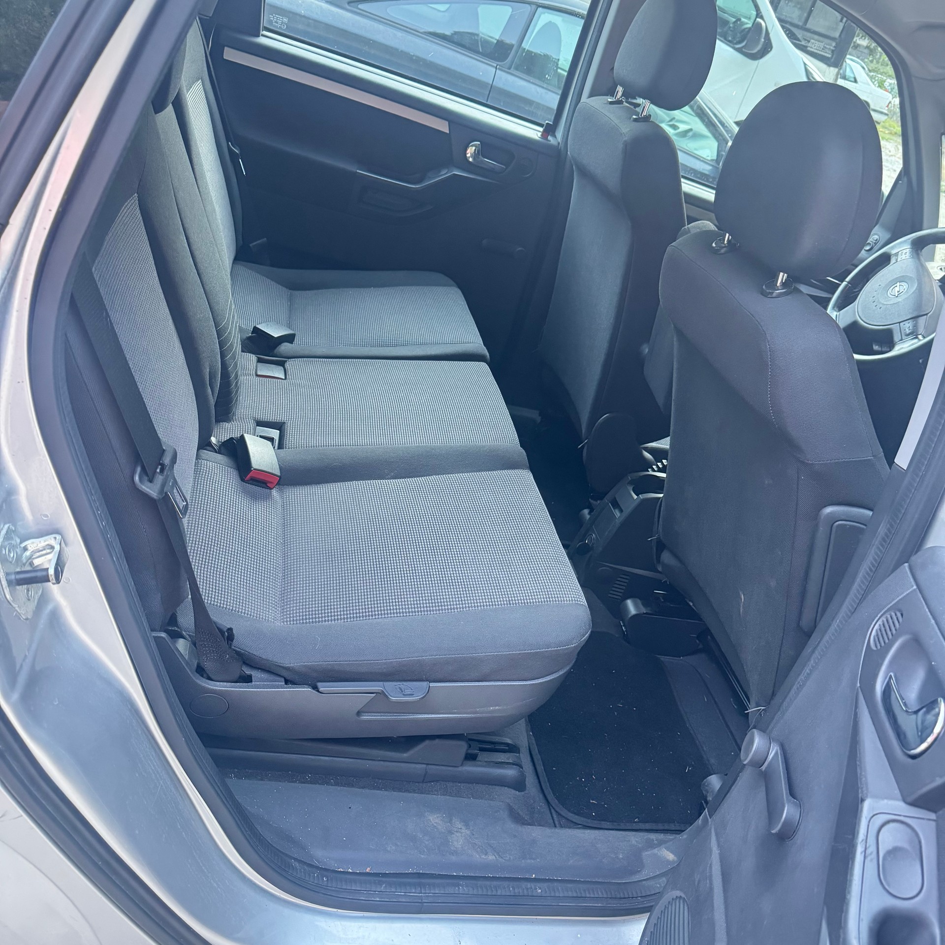 OPEL Meriva 1.8i 16V Essentia-image-6