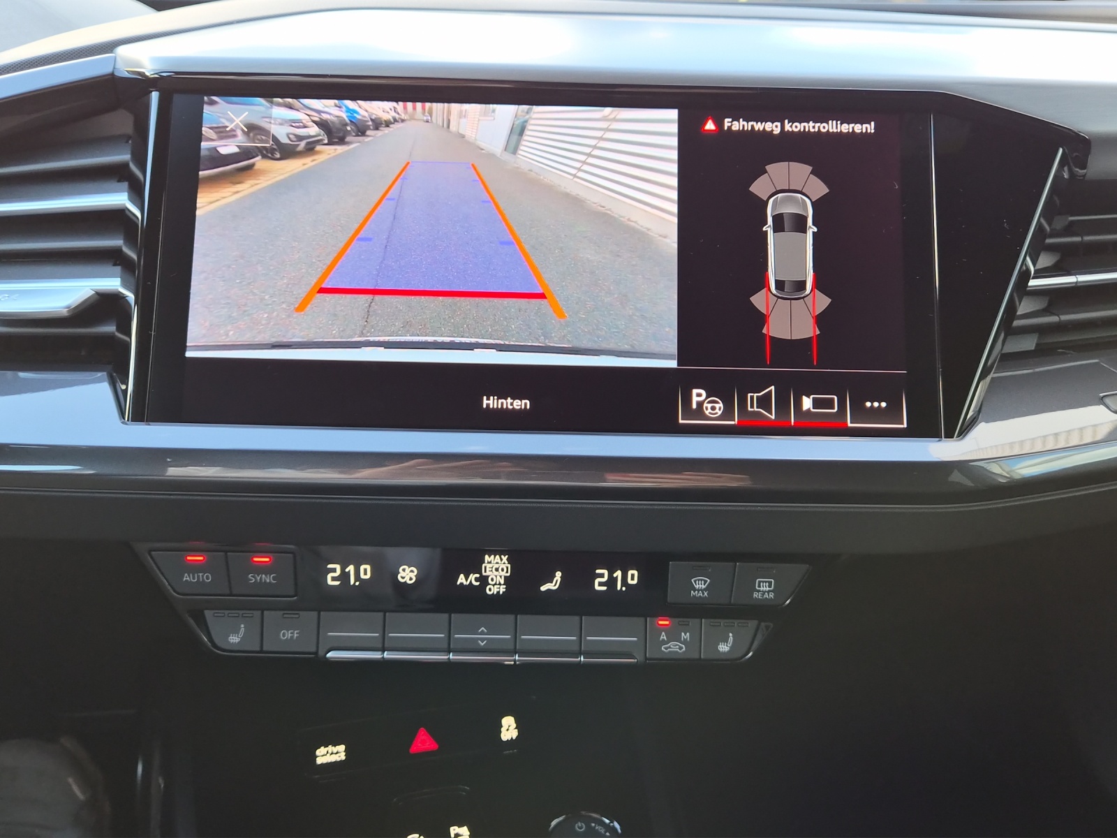 AUDI Q4 Sportback e-tron 50 quattro-image-11