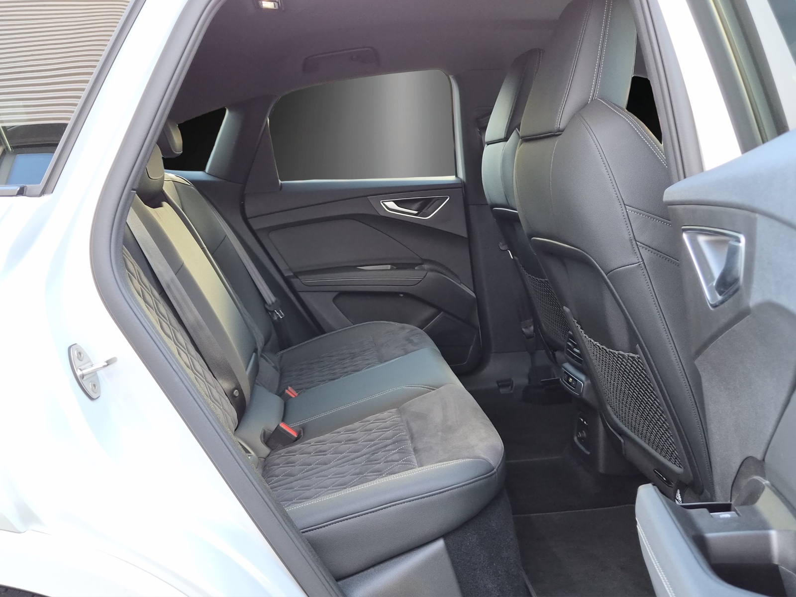 AUDI Q4 Sportback e-tron 50 quattro-image-7
