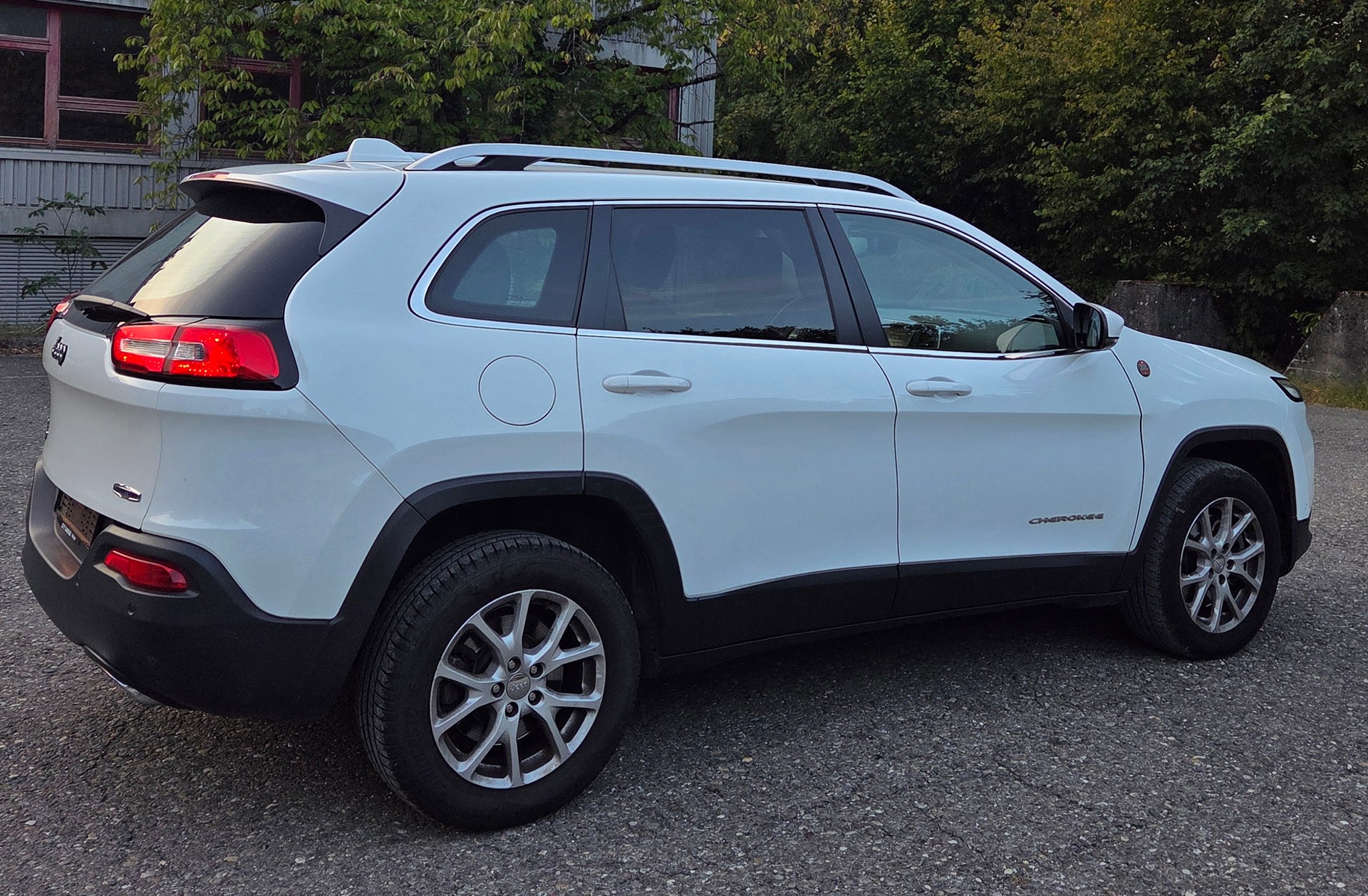 JEEP Cherokee 2.0TD Longitude Swiss Edition AWD 9ATX-image-3