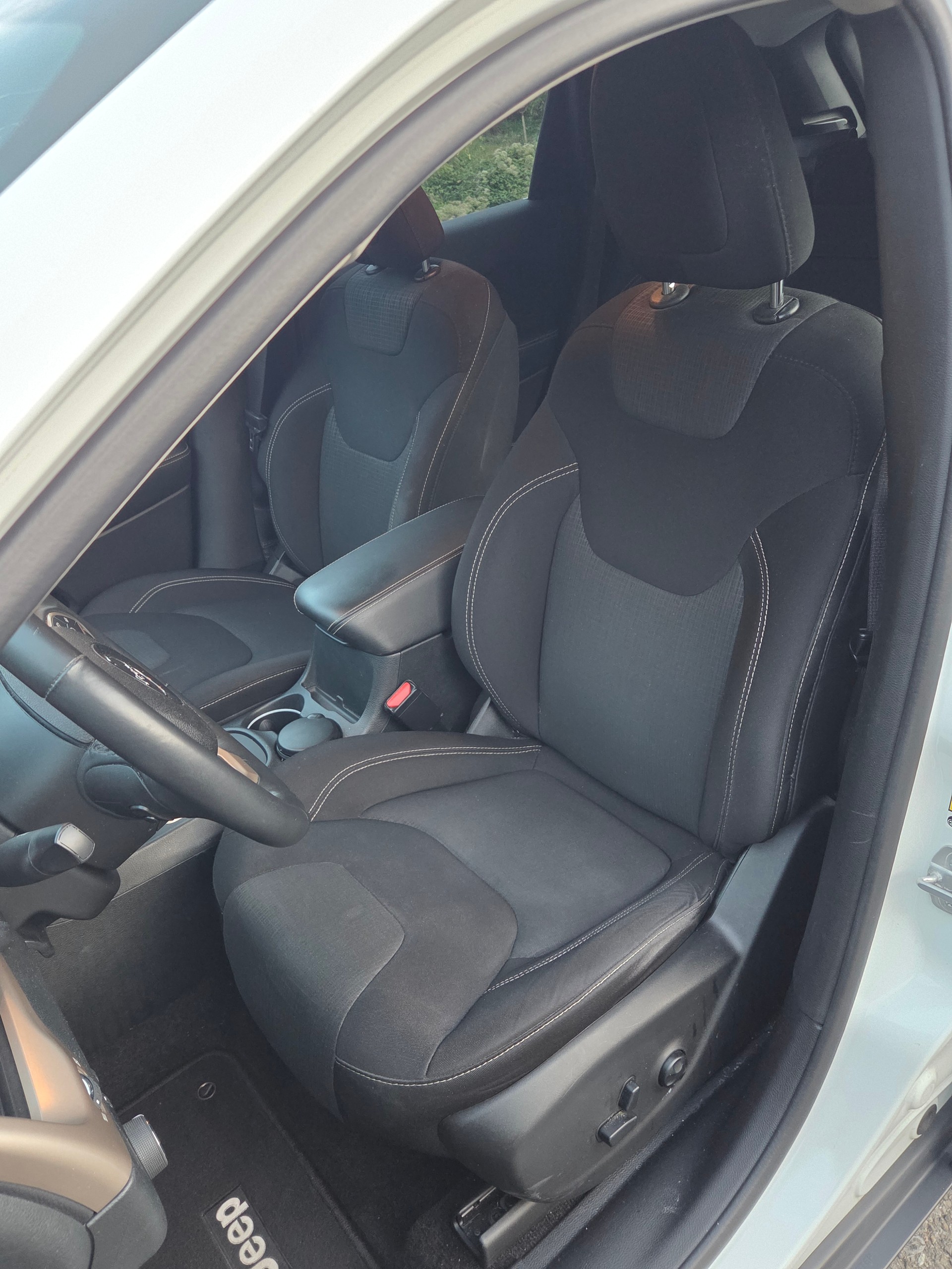 JEEP Cherokee 2.0TD Longitude Swiss Edition AWD 9ATX-image-10