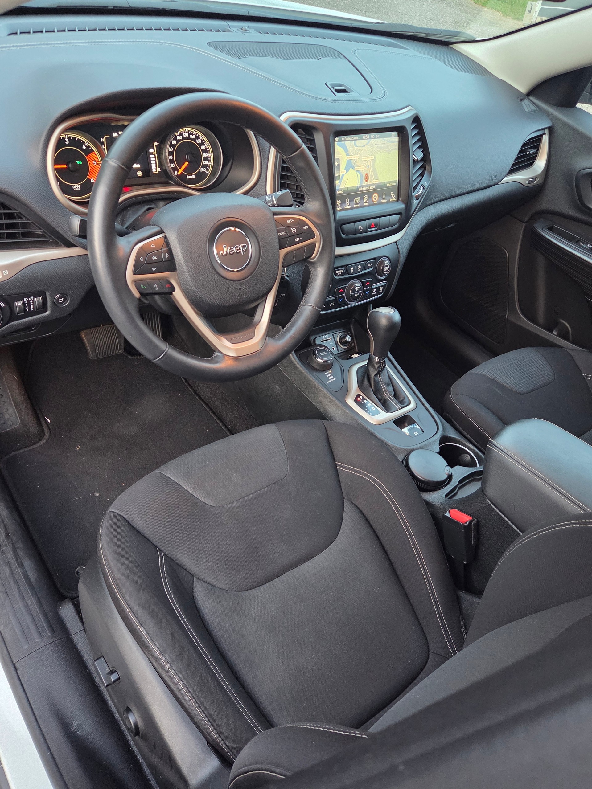 JEEP Cherokee 2.0TD Longitude Swiss Edition AWD 9ATX-image-9