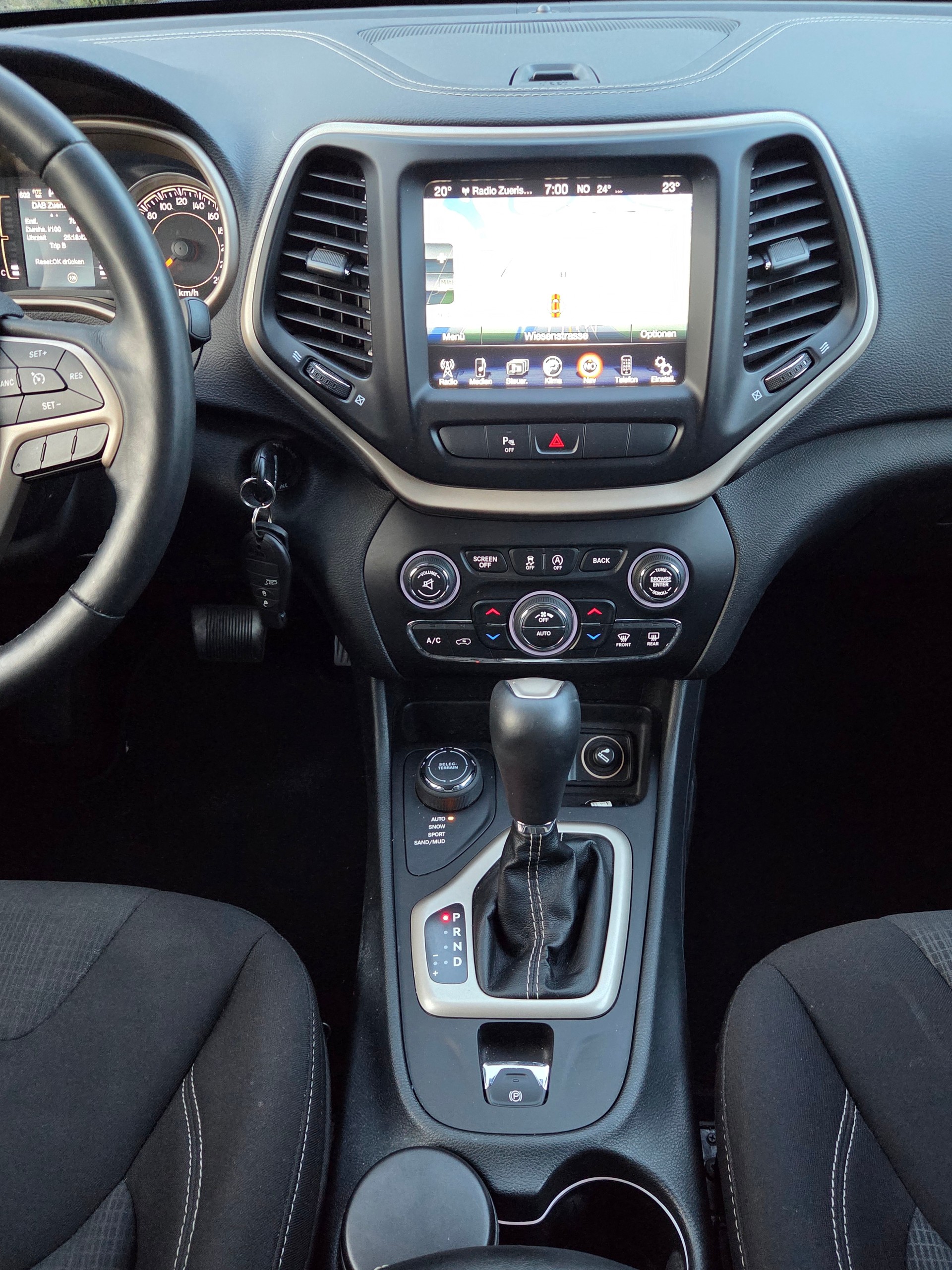 JEEP Cherokee 2.0TD Longitude Swiss Edition AWD 9ATX-image-13