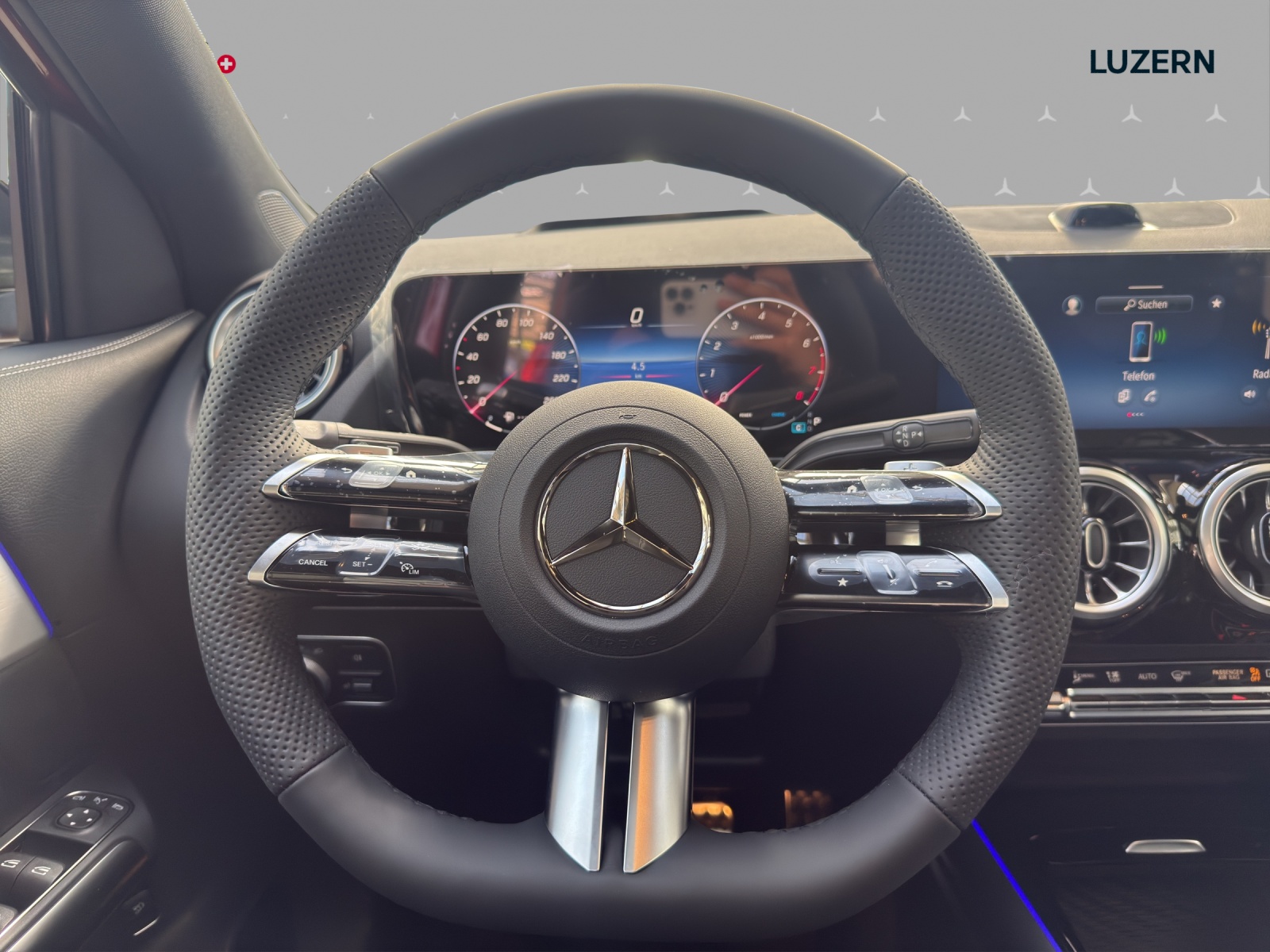 MERCEDES-BENZ GLA 250 4Matic 8G-DCT Swiss Star-image-9