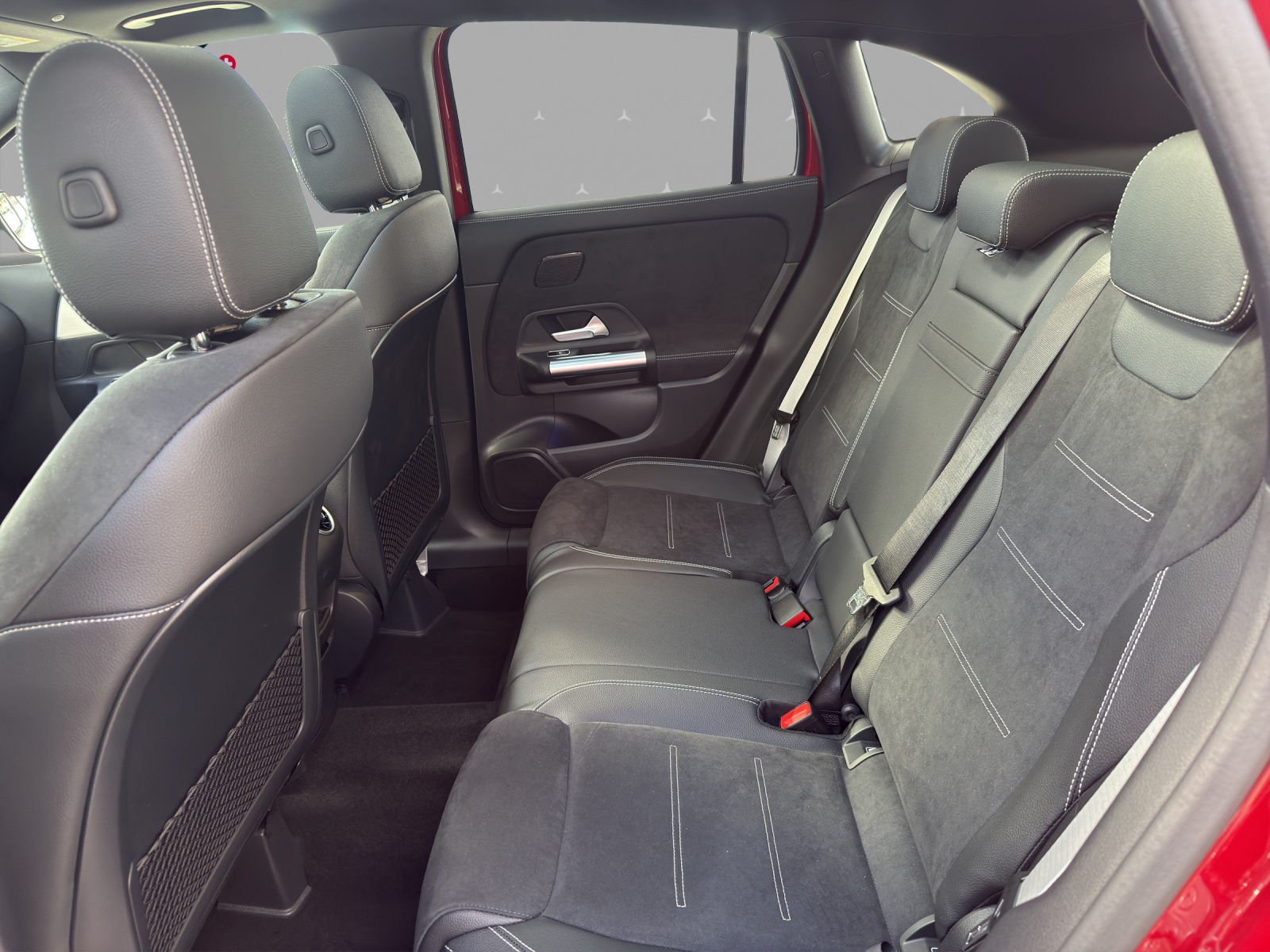 MERCEDES-BENZ GLA 250 4Matic 8G-DCT Swiss Star-image-13