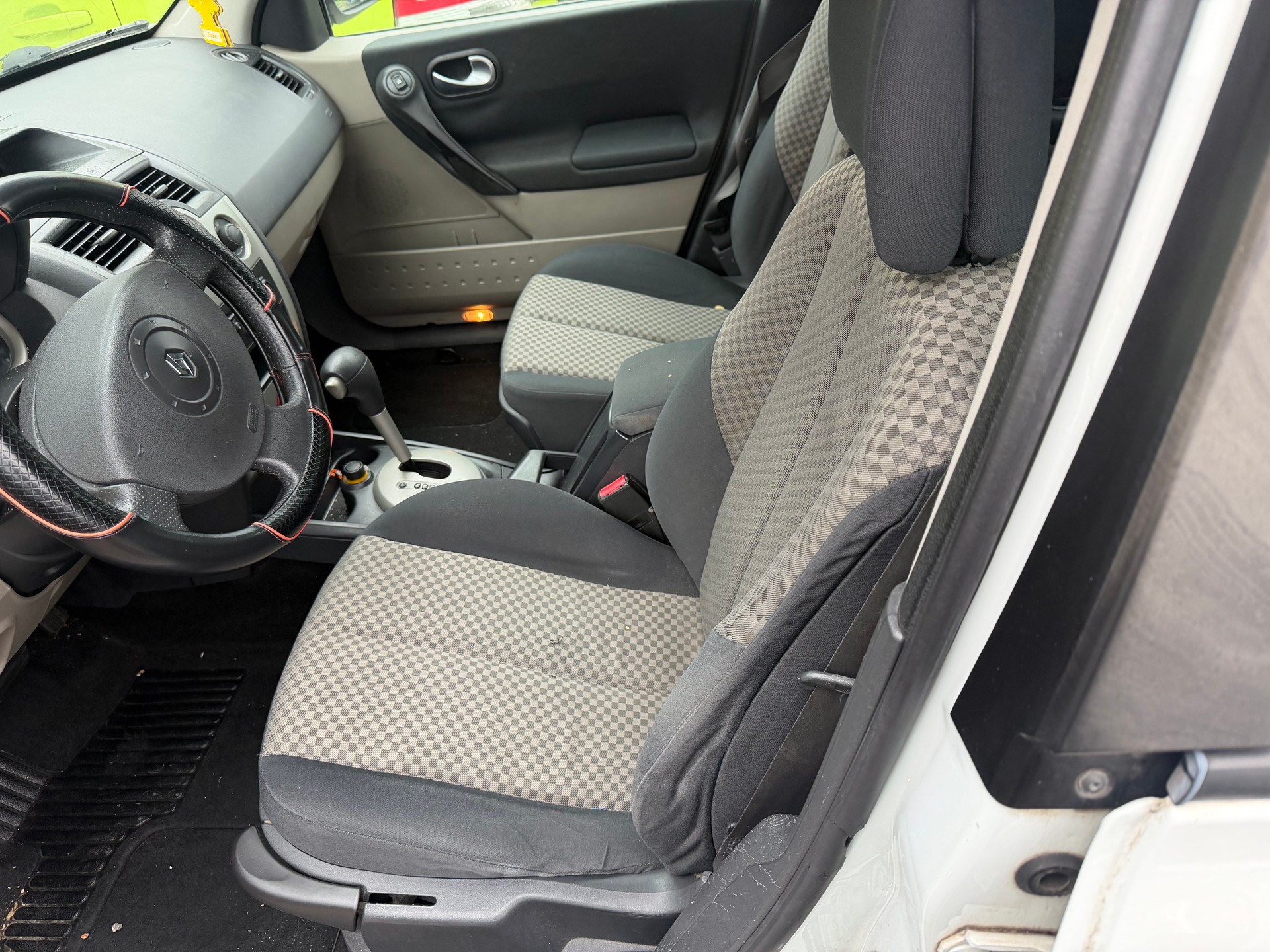 RENAULT Mégane Break 1.6 16V Authentique Pack-image-4