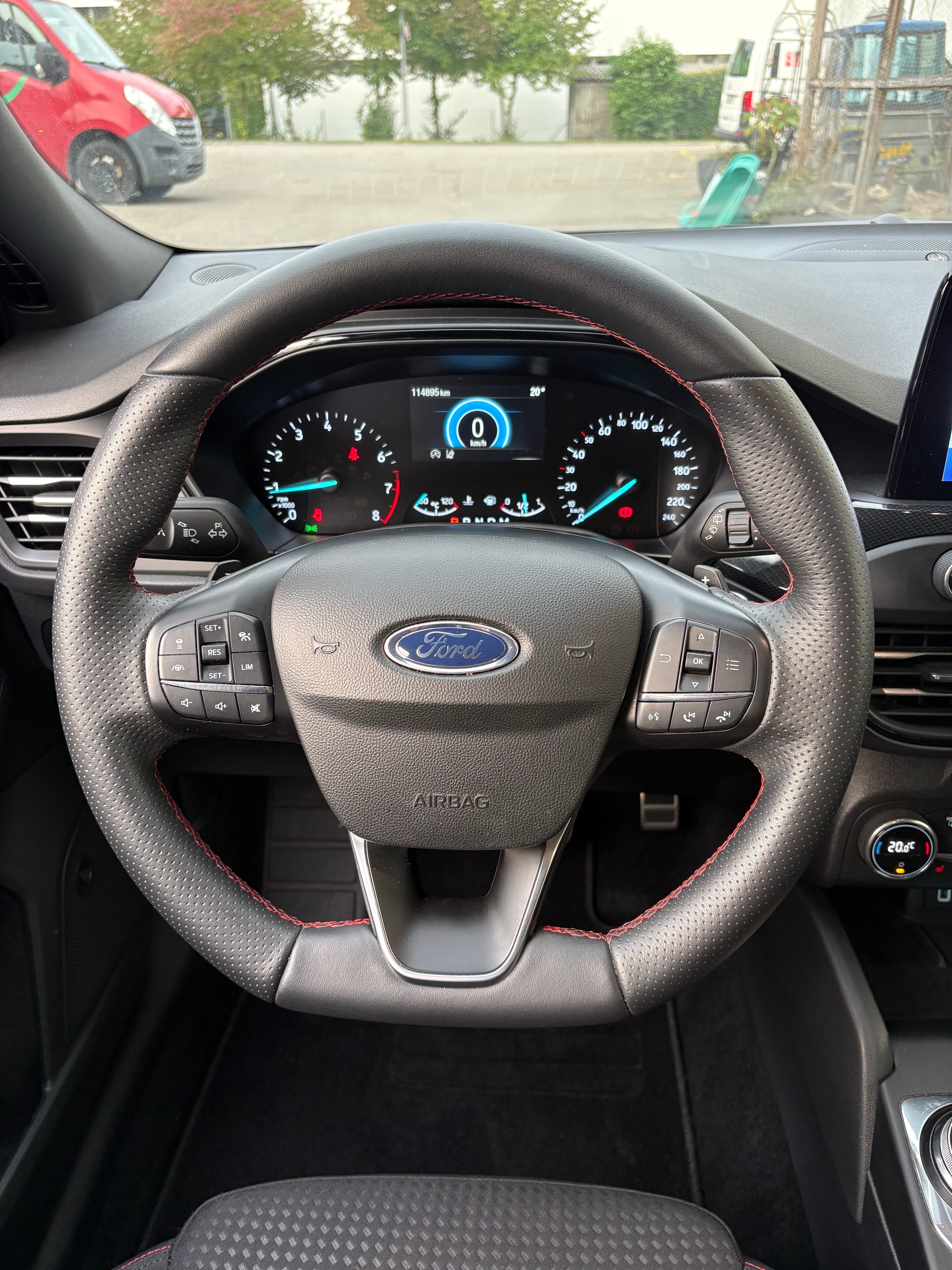 FORD Focus 1.0 SCTi ST Line Automatic-image-9