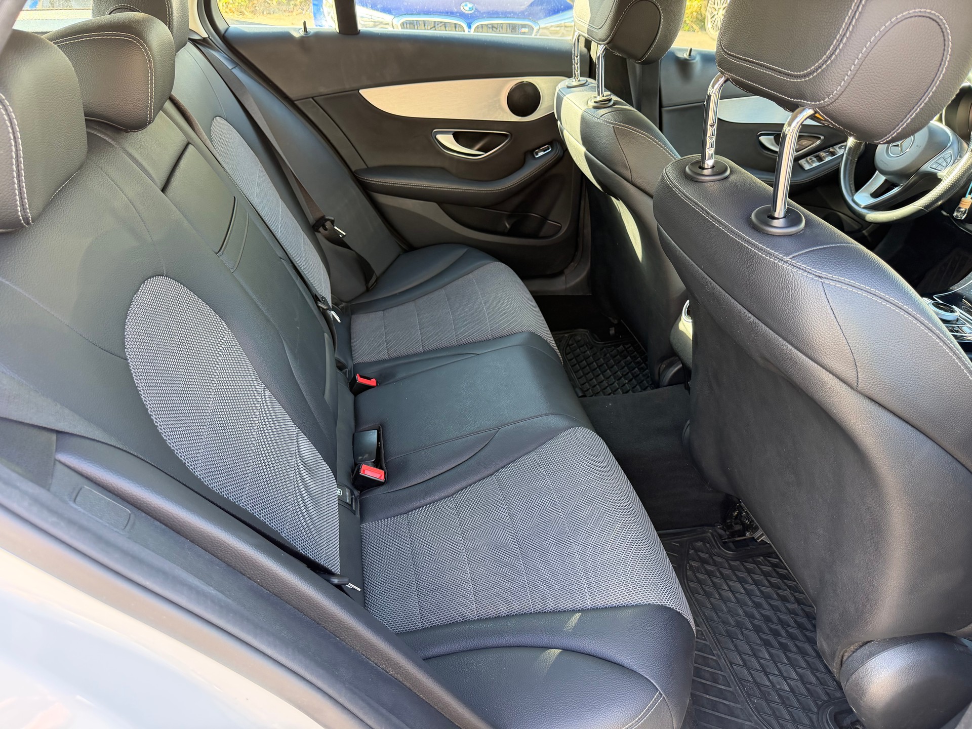 MERCEDES-BENZ C 250 BlueTEC Avantgarde 4Matic 7G-Tronic-image-12